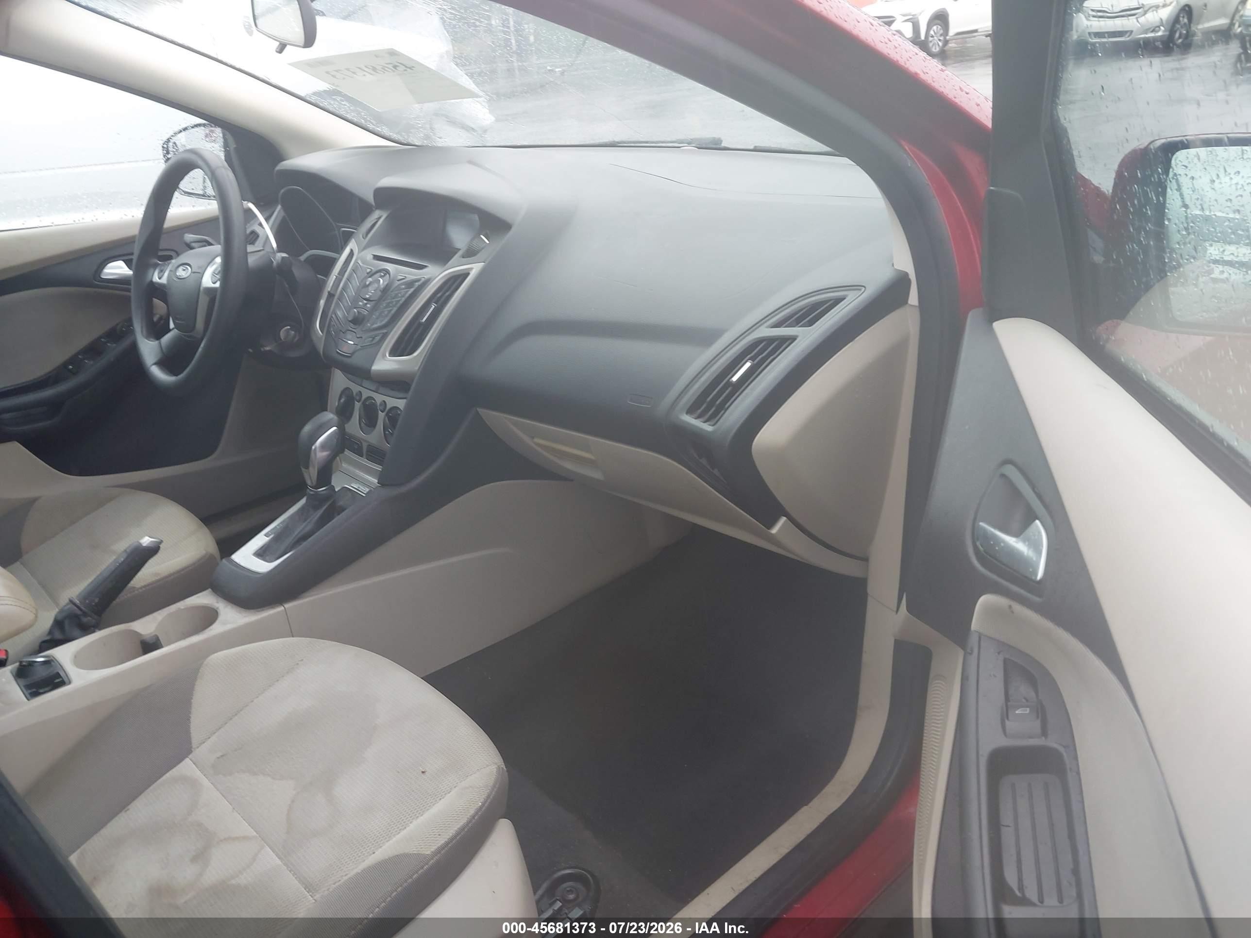 2014 Ford Focus Se Maroon vin: 1FADP3F26EL204773