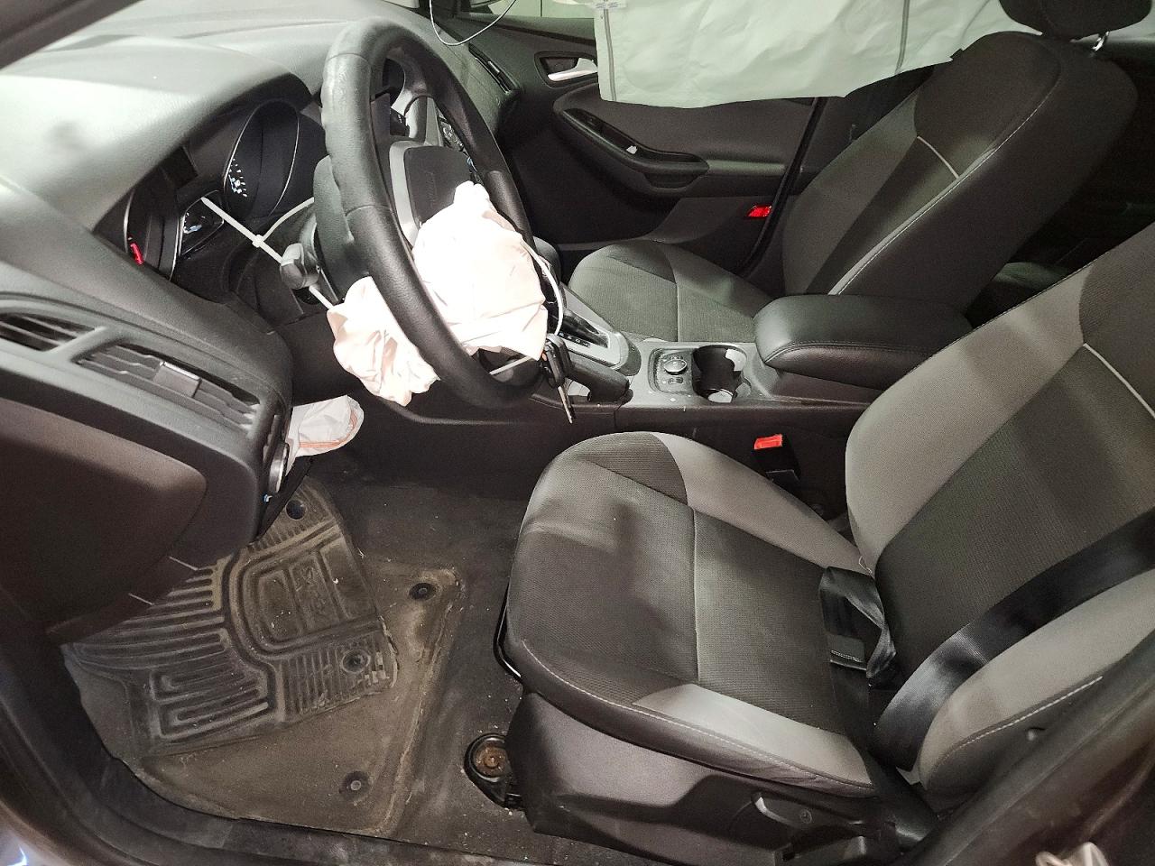 2014 Ford Focus Se Gray vin: 1FADP3F26EL238390