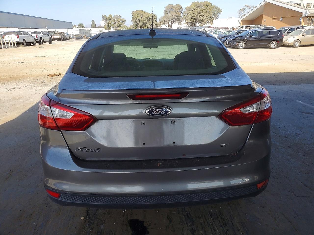2014 Ford Focus Se Серый vin: 1FADP3F26EL265203