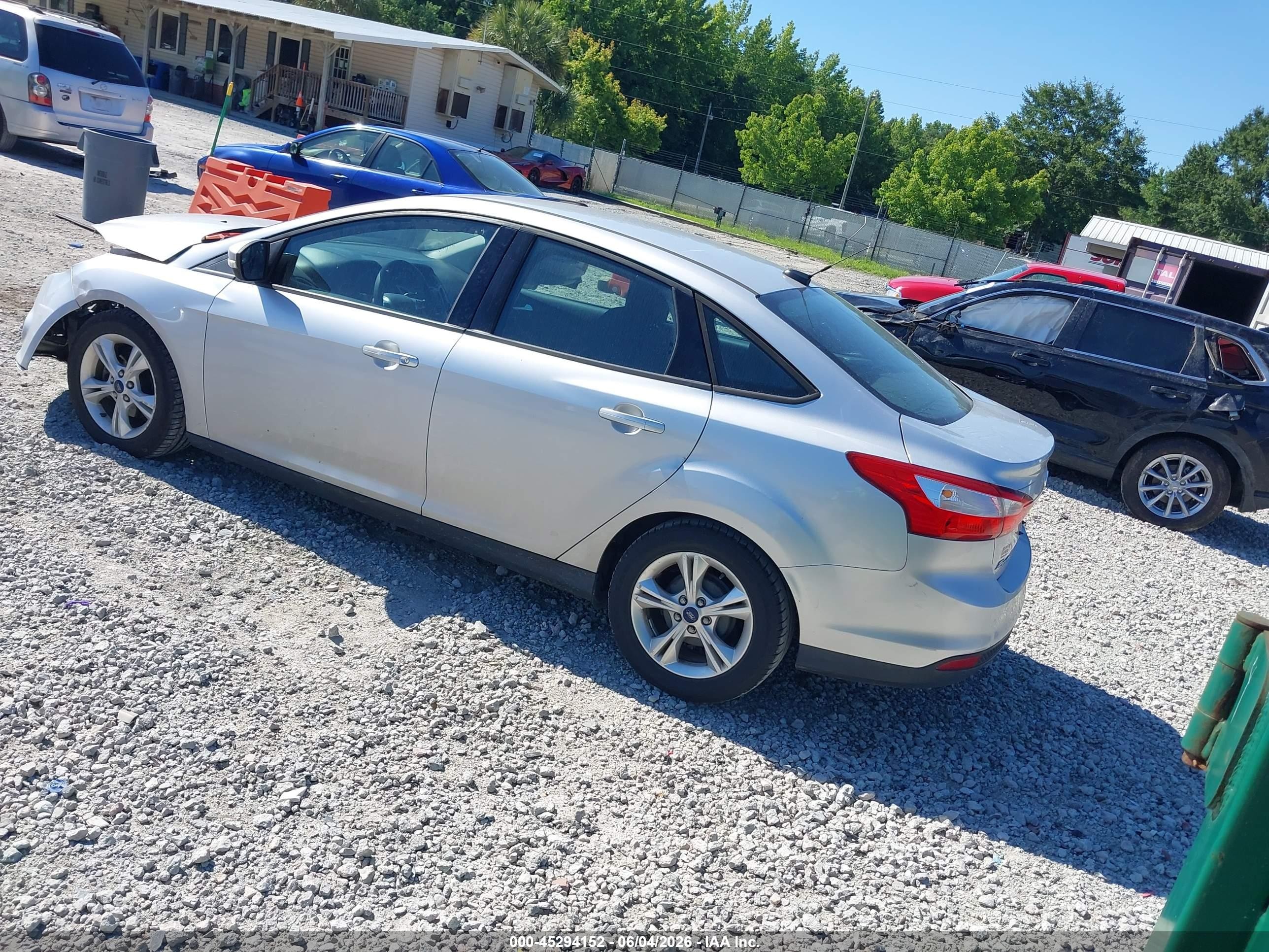 2014 Ford Focus Se Silver vin: 1FADP3F26EL266514