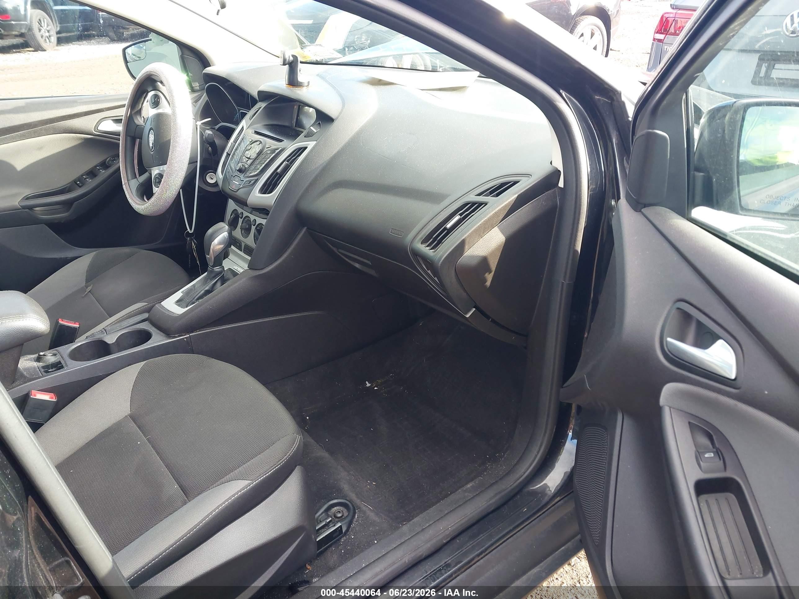 2014 Ford Focus Se Black vin: 1FADP3F26EL280400