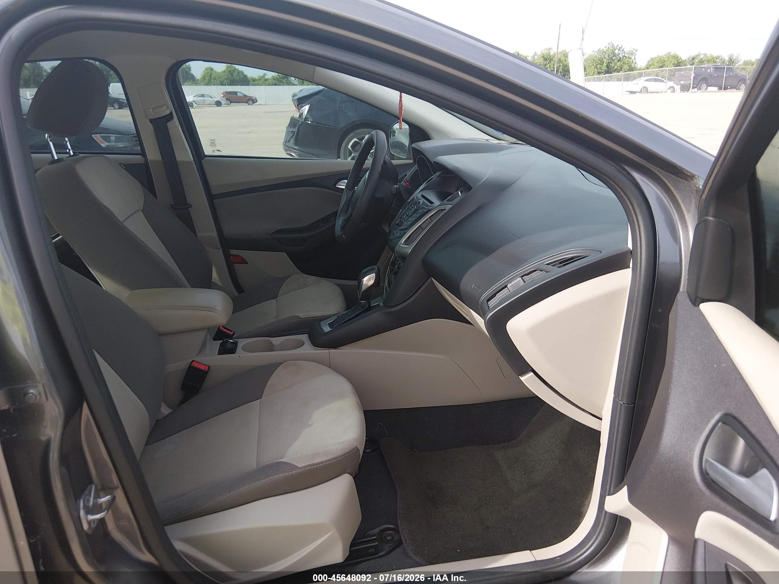 2014 Ford Focus Se Серый vin: 1FADP3F26EL293504