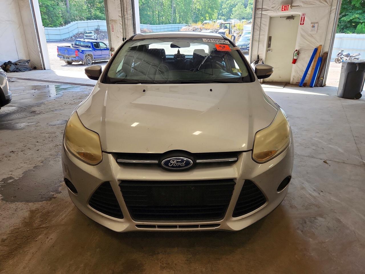 2014 Ford Focus Se Silver vin: 1FADP3F26EL327201