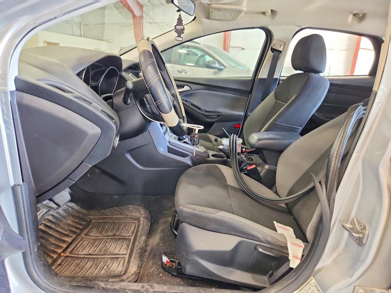 2014 Ford Focus Se Silver vin: 1FADP3F26EL327201