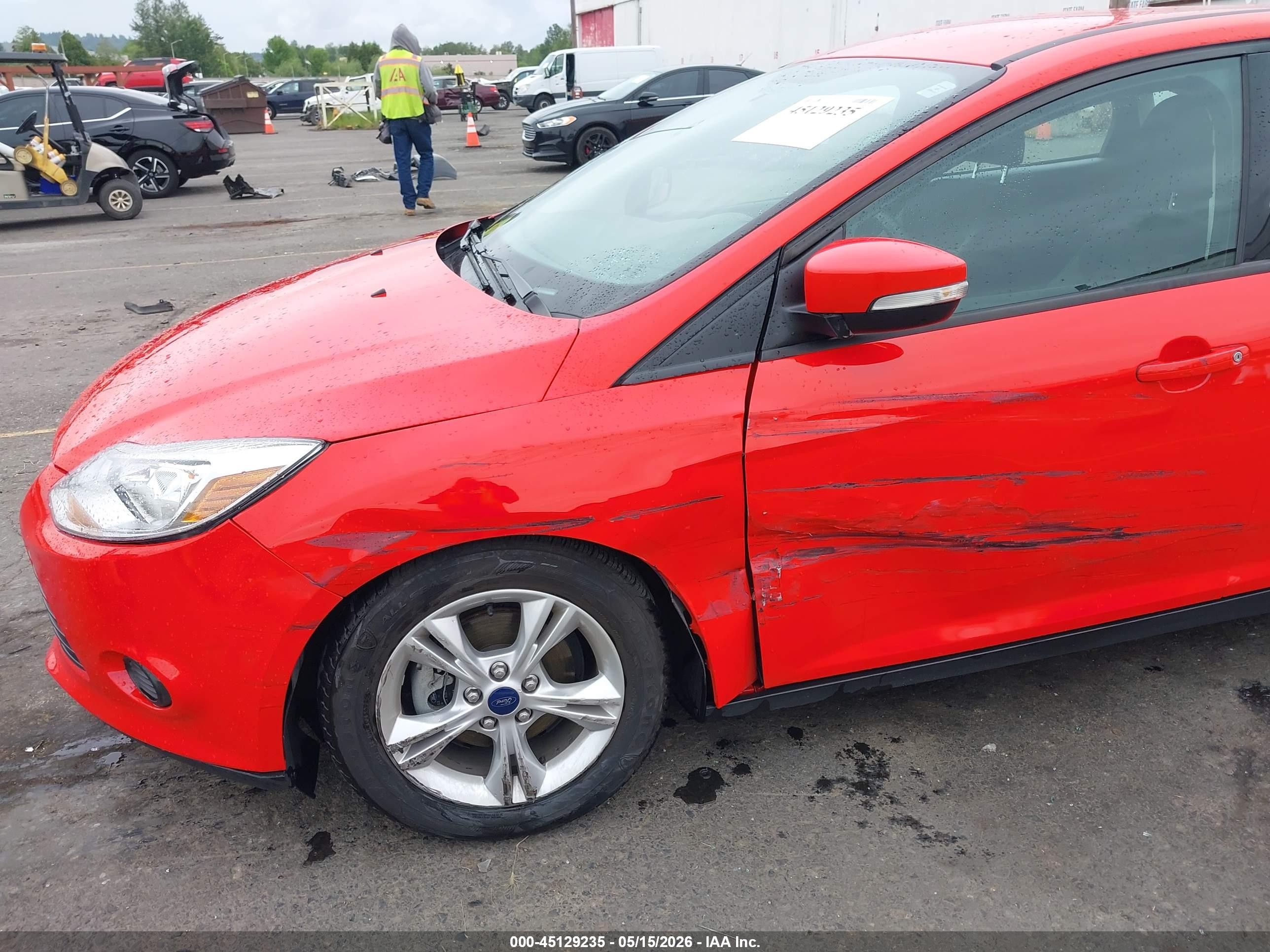 2014 Ford Focus Se Red vin: 1FADP3F26EL364040