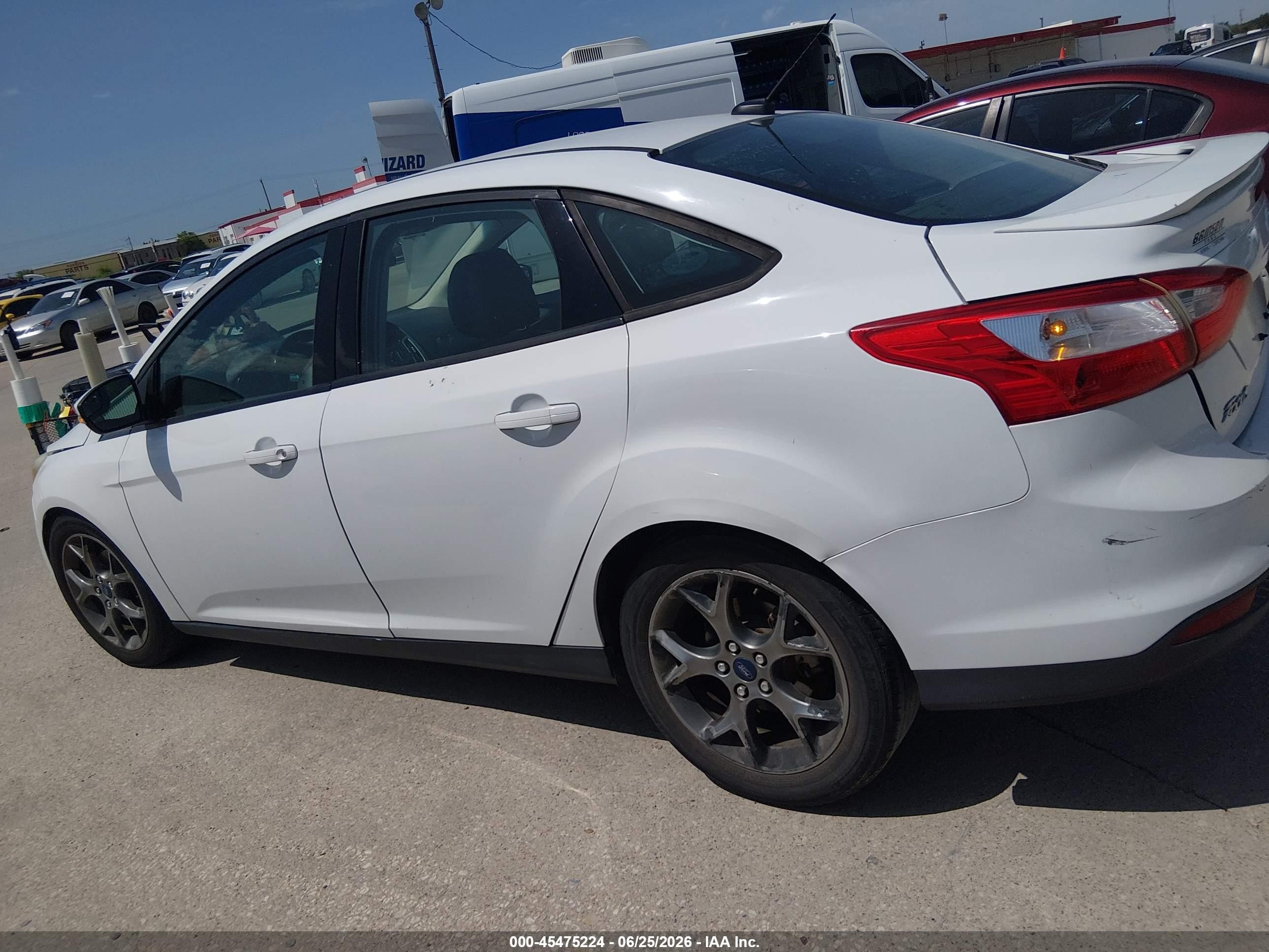 2014 Ford Focus Se White vin: 1FADP3F26EL389911
