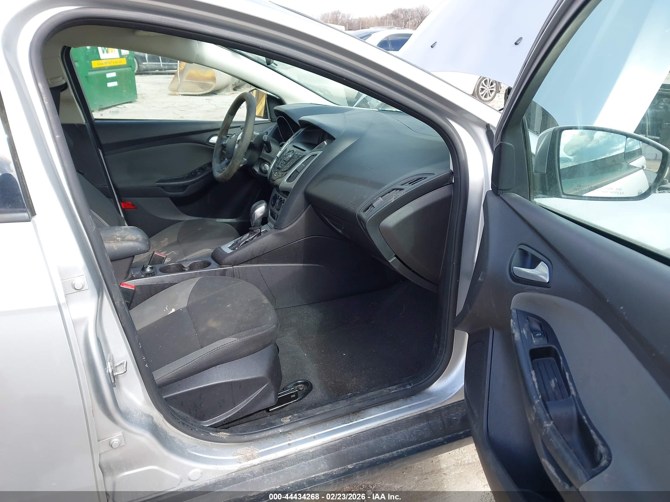 2014 Ford Focus Se Silver vin: 1FADP3F26EL414709
