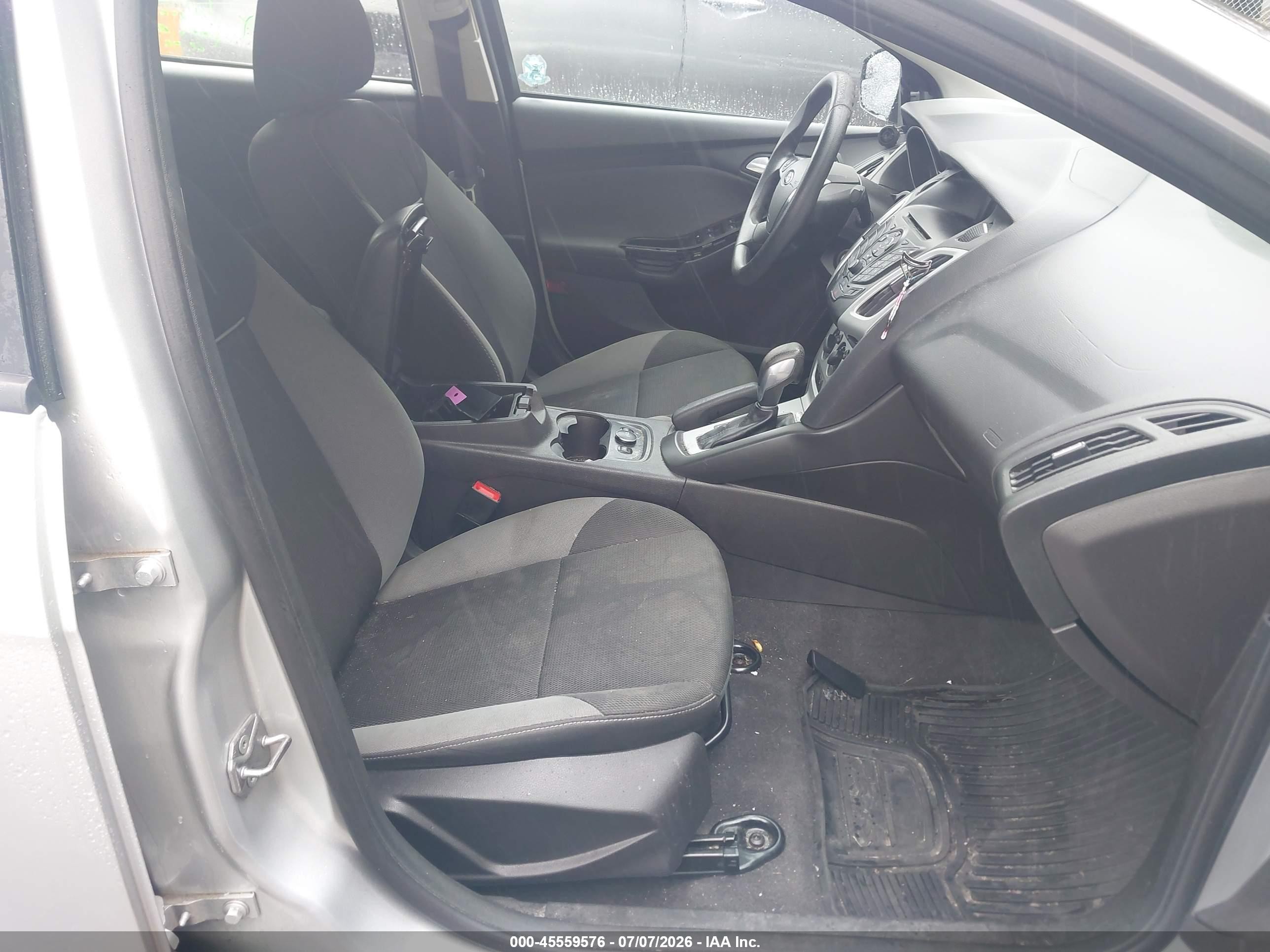 2014 Ford Focus Se Silver vin: 1FADP3F26EL424365