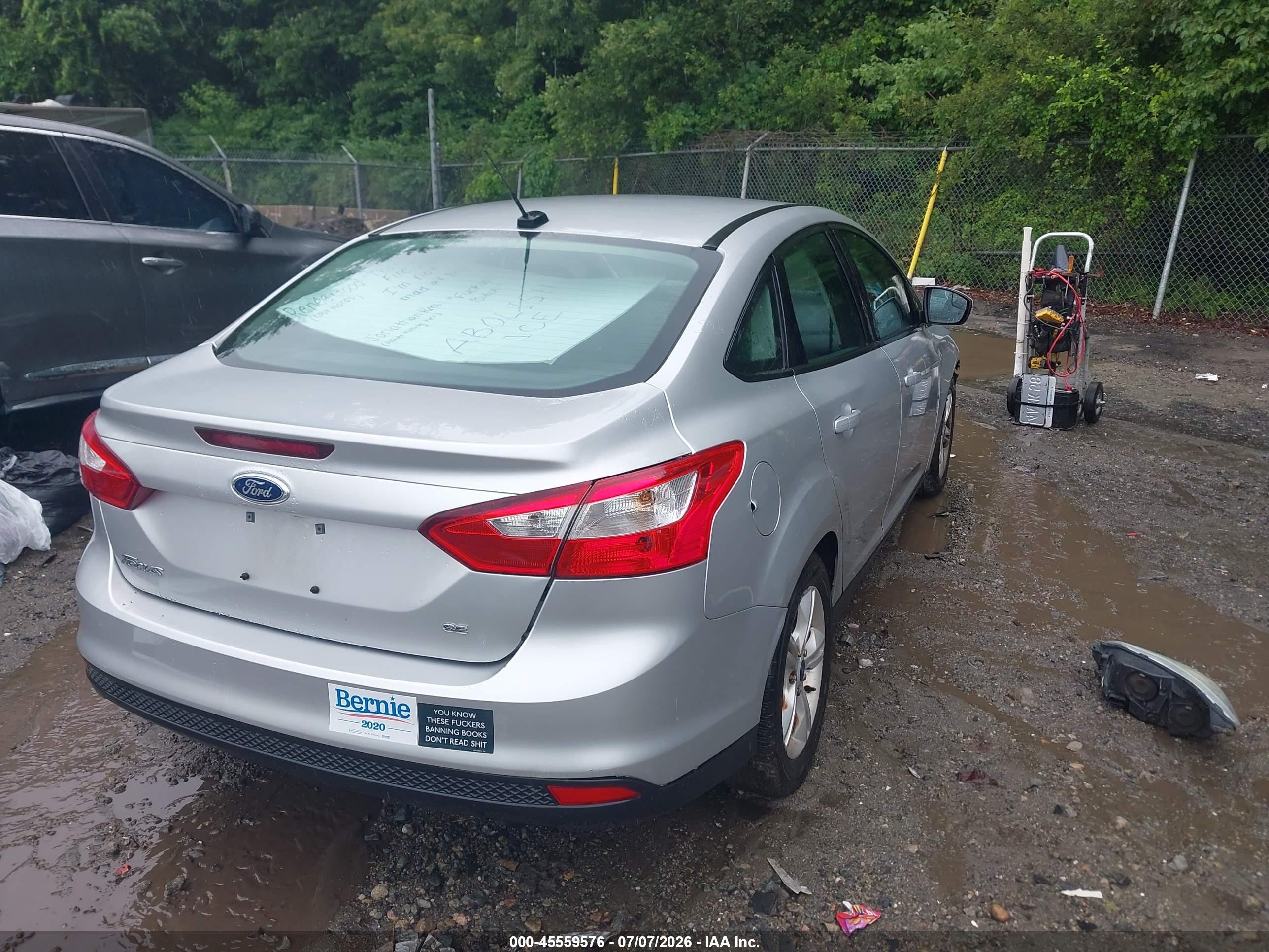2014 Ford Focus Se Silver vin: 1FADP3F26EL424365