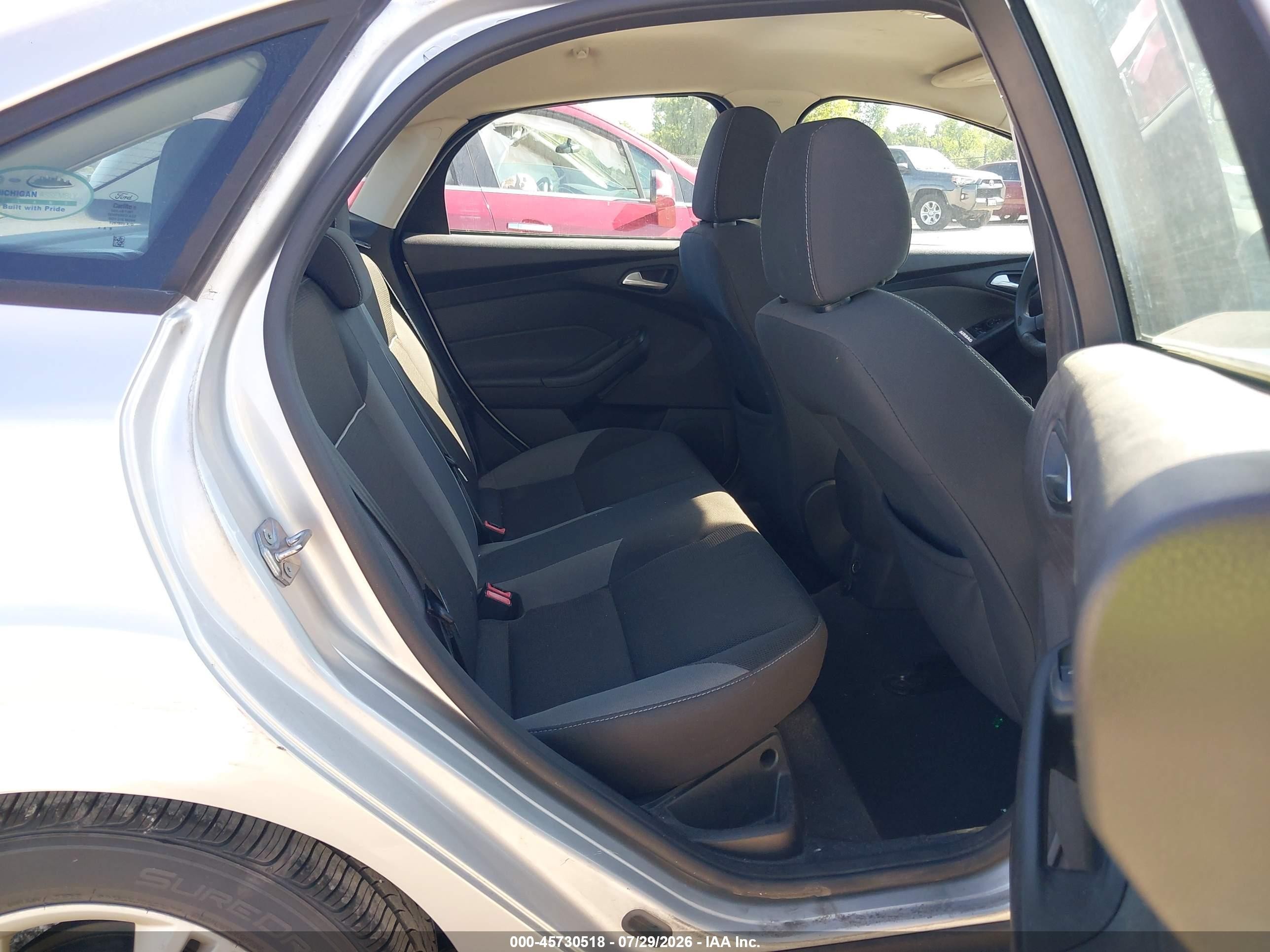 2014 Ford Focus Se Silver vin: 1FADP3F26EL427458