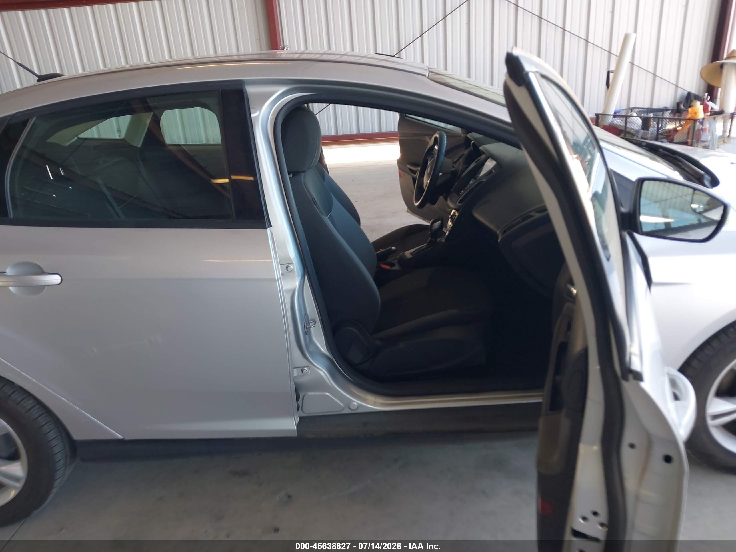 2014 Ford Focus Se Silver vin: 1FADP3F26EL429386