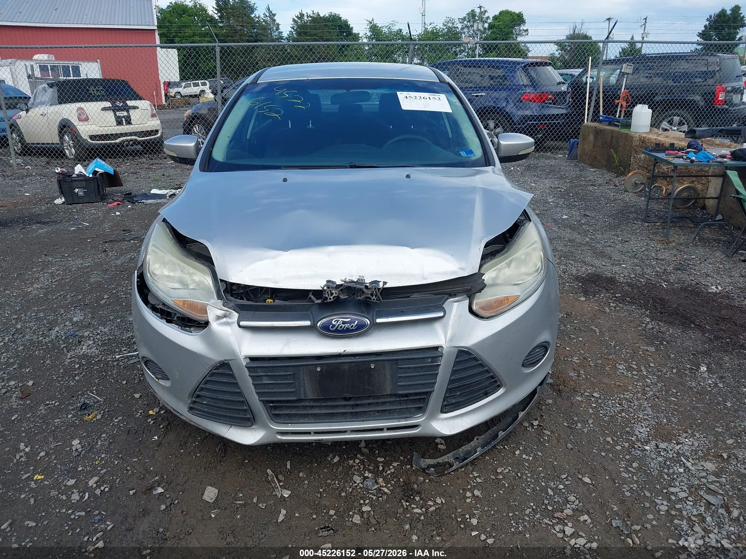 2014 Ford Focus Se Silver vin: 1FADP3F26EL429727