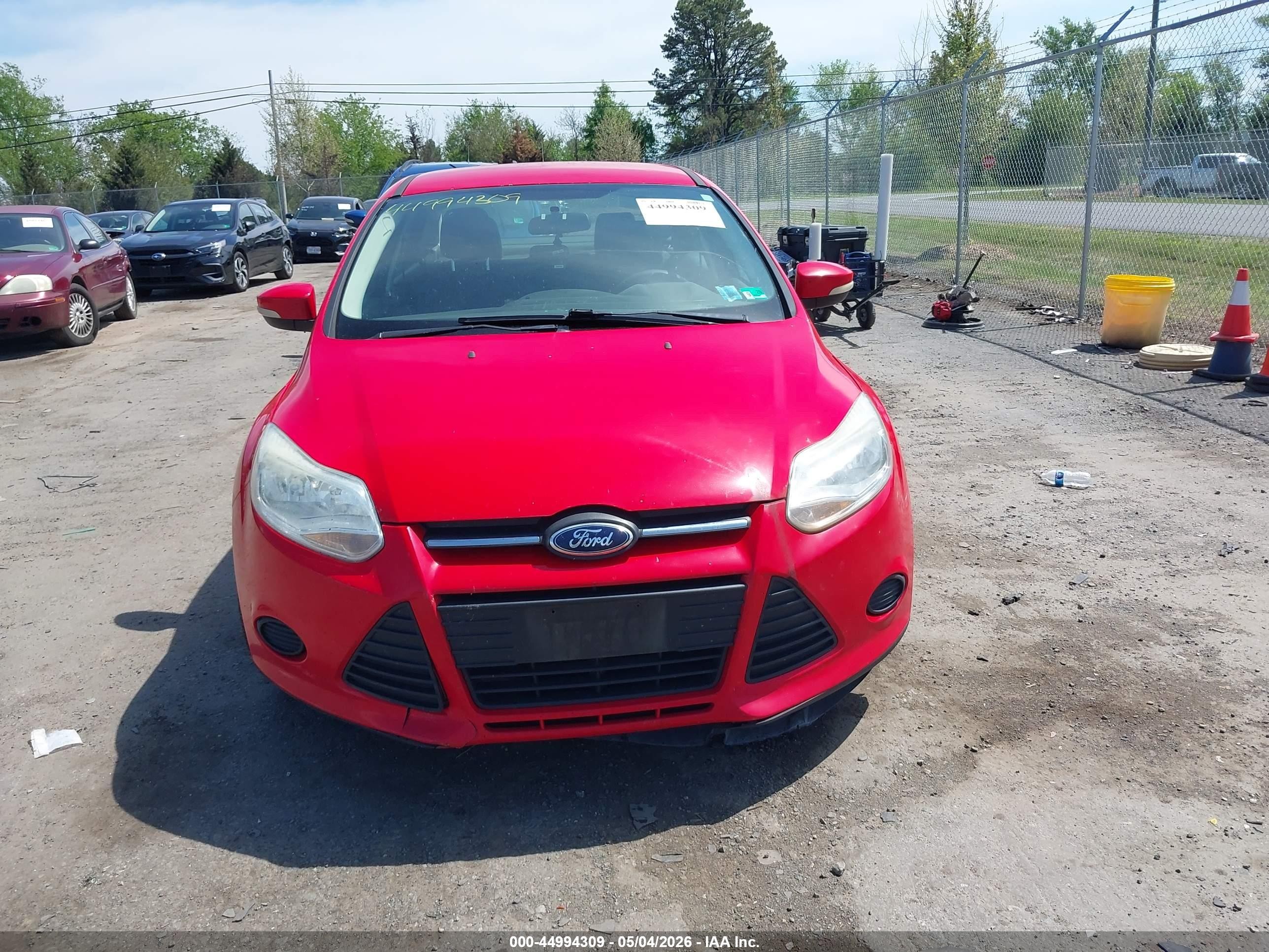 2014 Ford Focus Se Red vin: 1FADP3F26EL448245