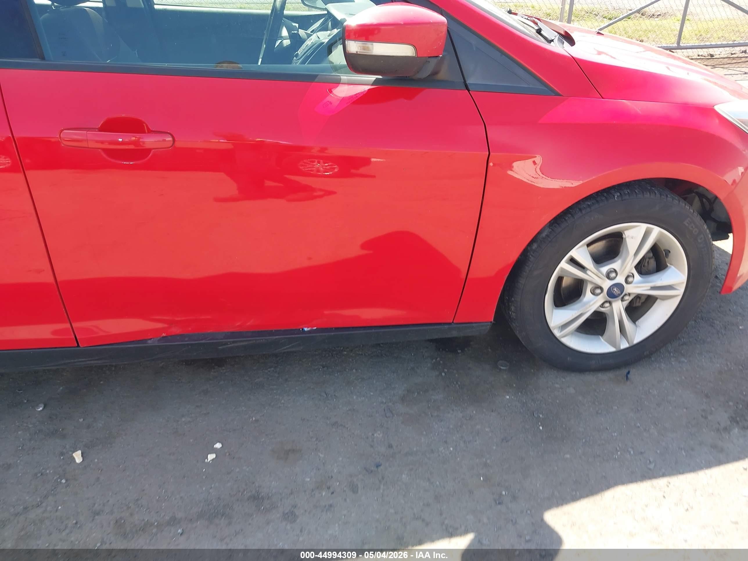 2014 Ford Focus Se Red vin: 1FADP3F26EL448245