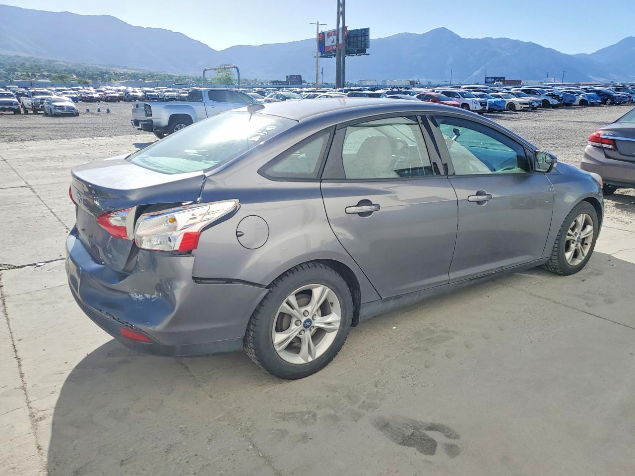 2014 Ford Focus Se Gray vin: 1FADP3F26EL453932