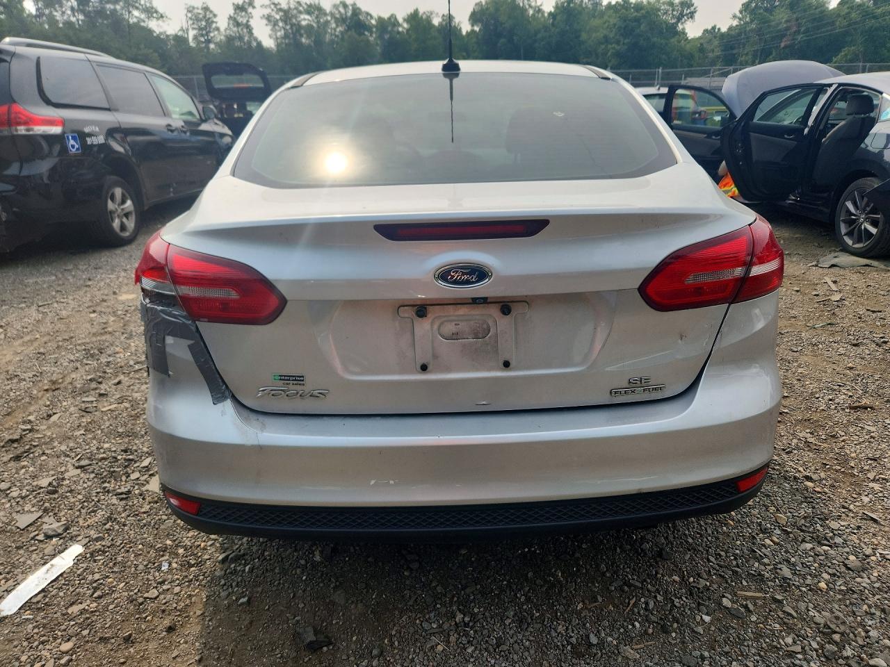 2015 Ford Focus Se Silver vin: 1FADP3F26FL202121