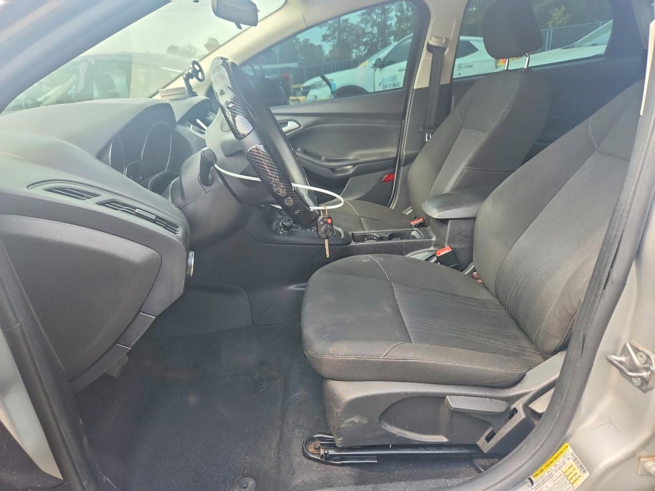 2015 Ford Focus Se Silver vin: 1FADP3F26FL202121