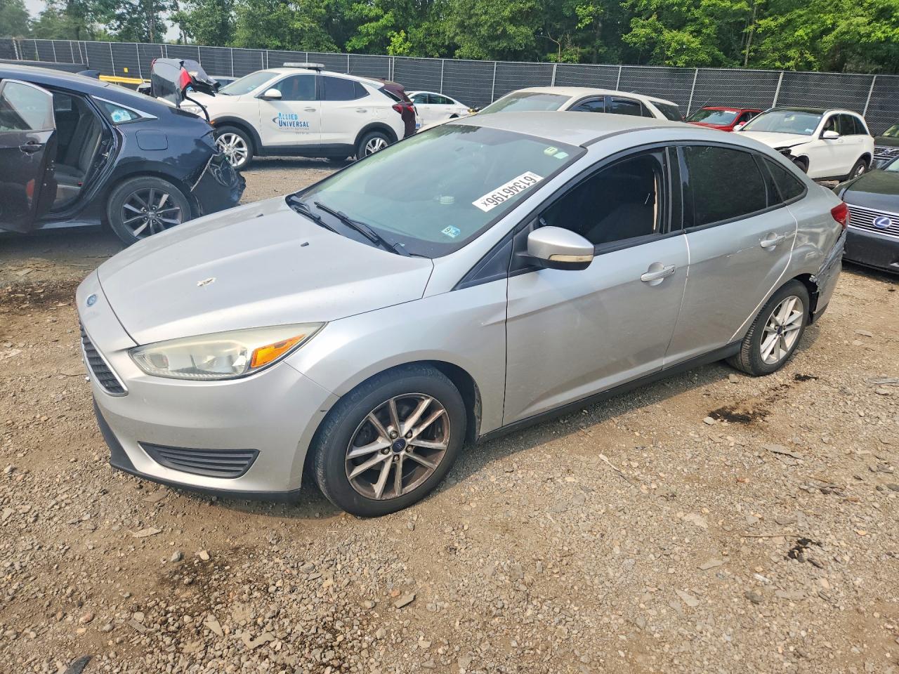 2015 Ford Focus Se Silver vin: 1FADP3F26FL202121