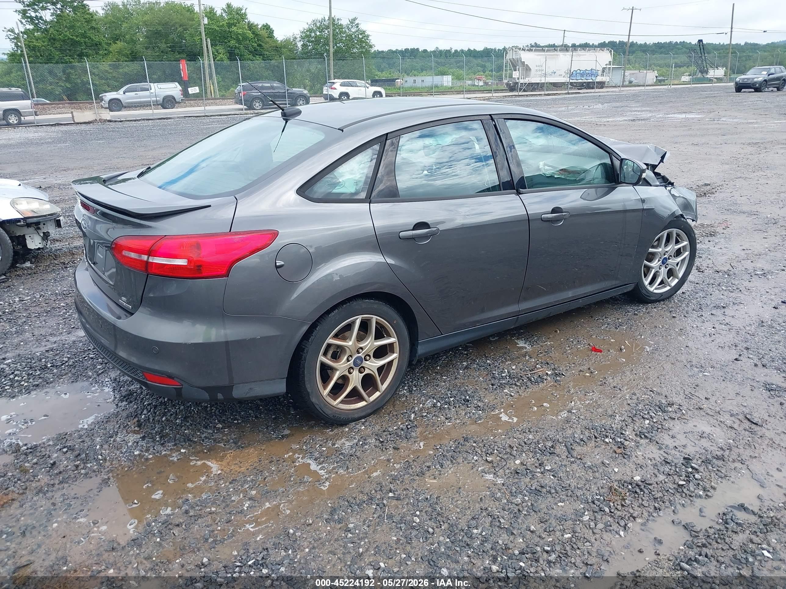 2015 Ford Focus Se Gray vin: 1FADP3F26FL214771