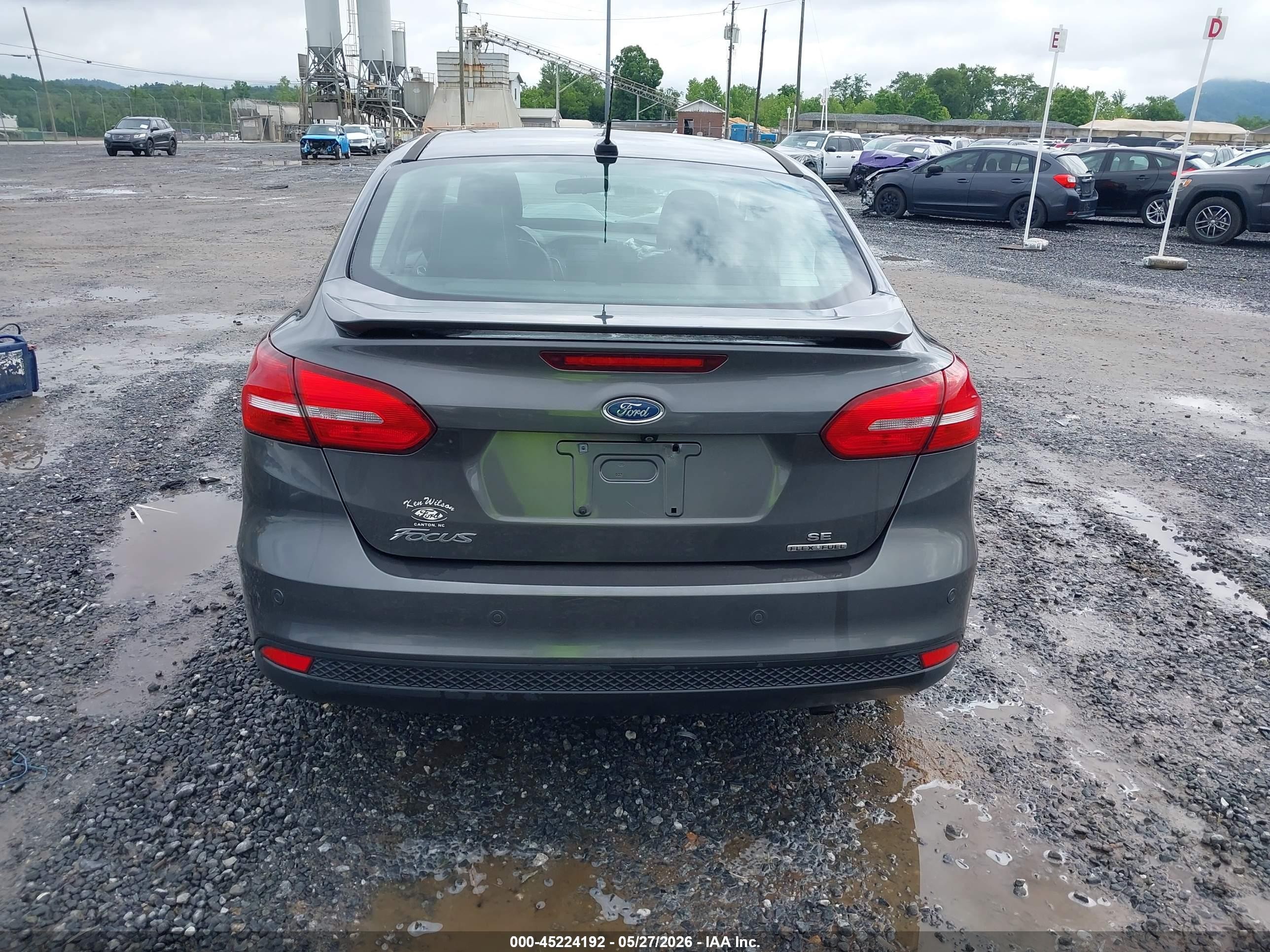 2015 Ford Focus Se Gray vin: 1FADP3F26FL214771