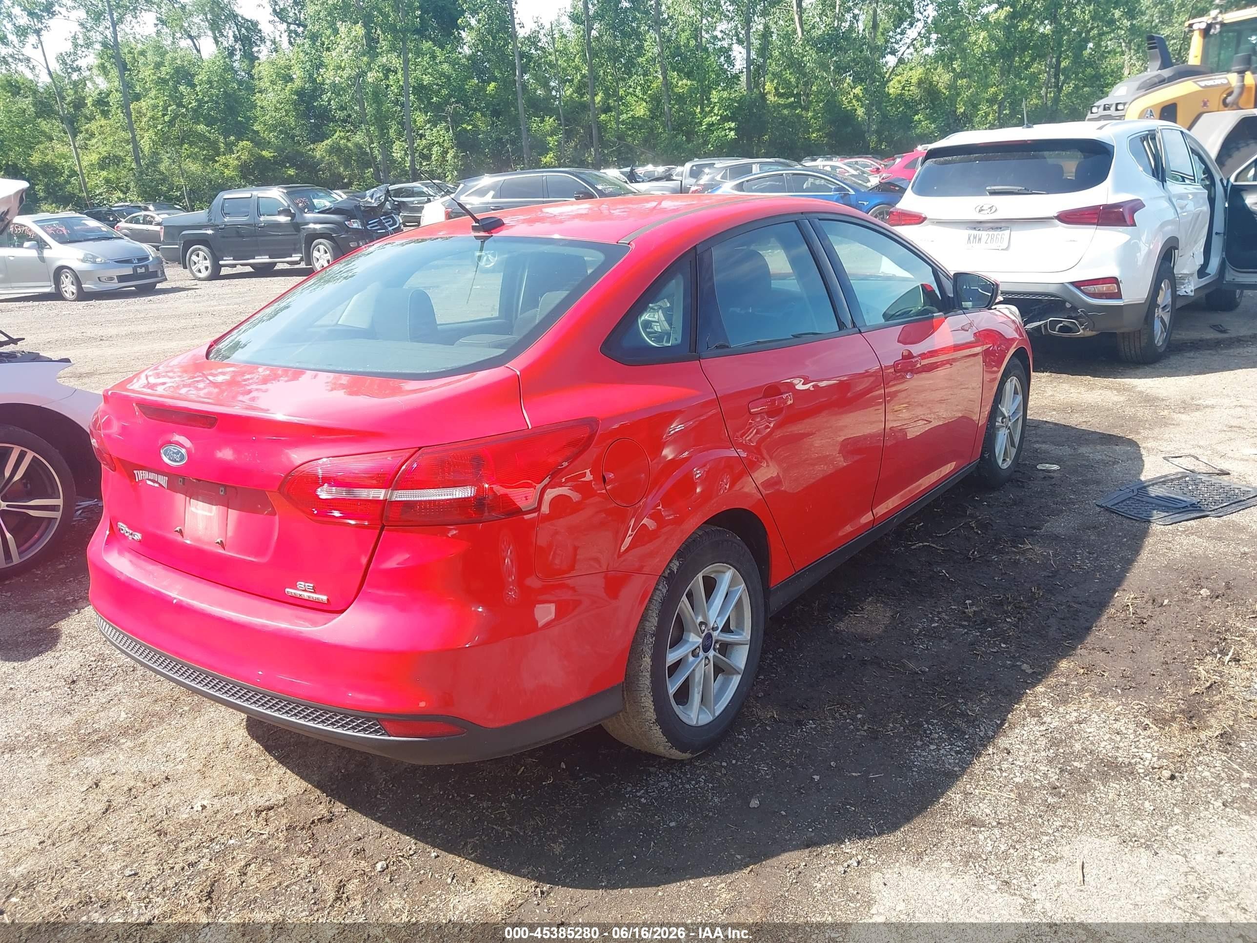 2015 Ford Focus Se Red vin: 1FADP3F26FL217685