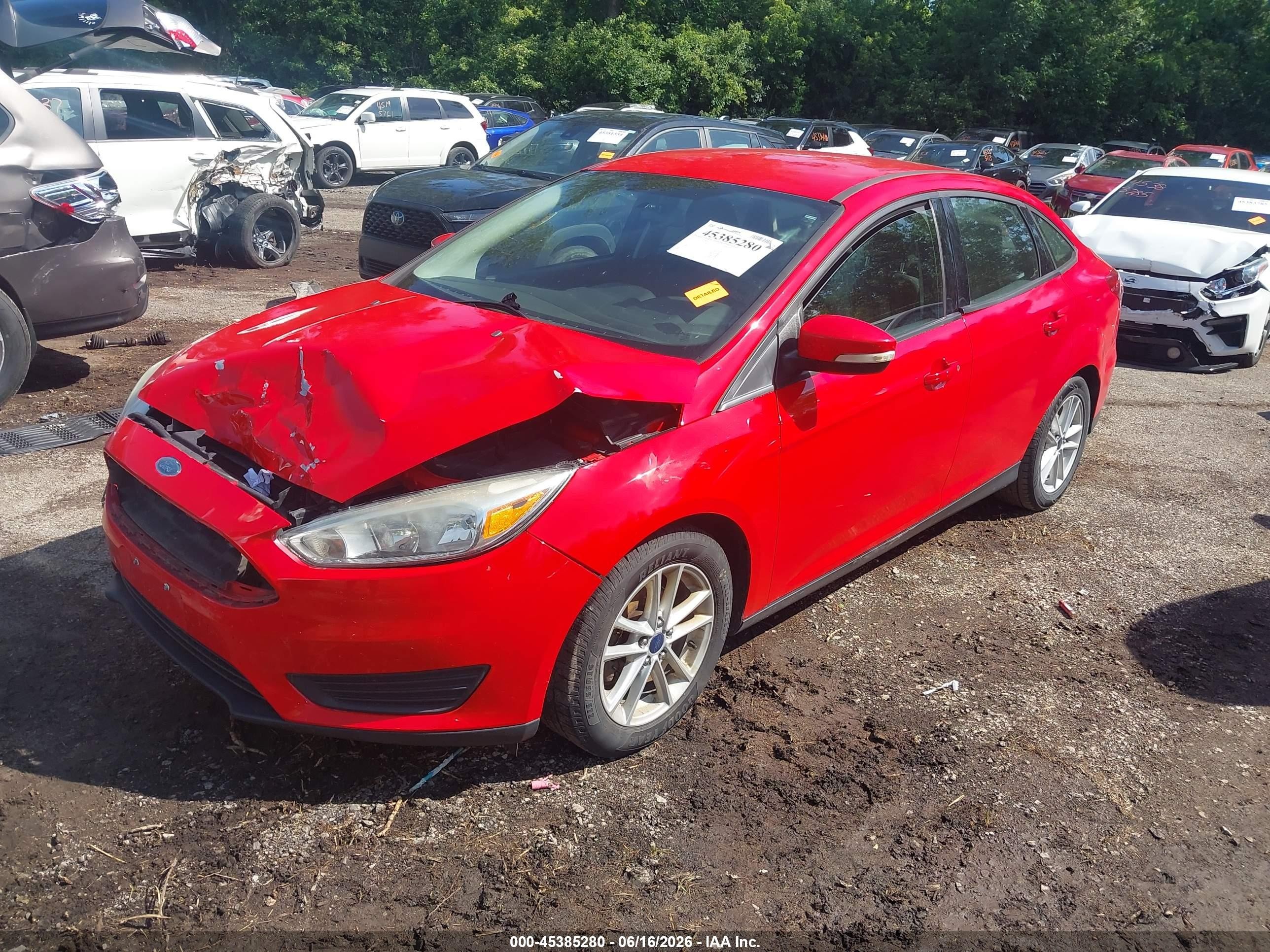 2015 Ford Focus Se Red vin: 1FADP3F26FL217685