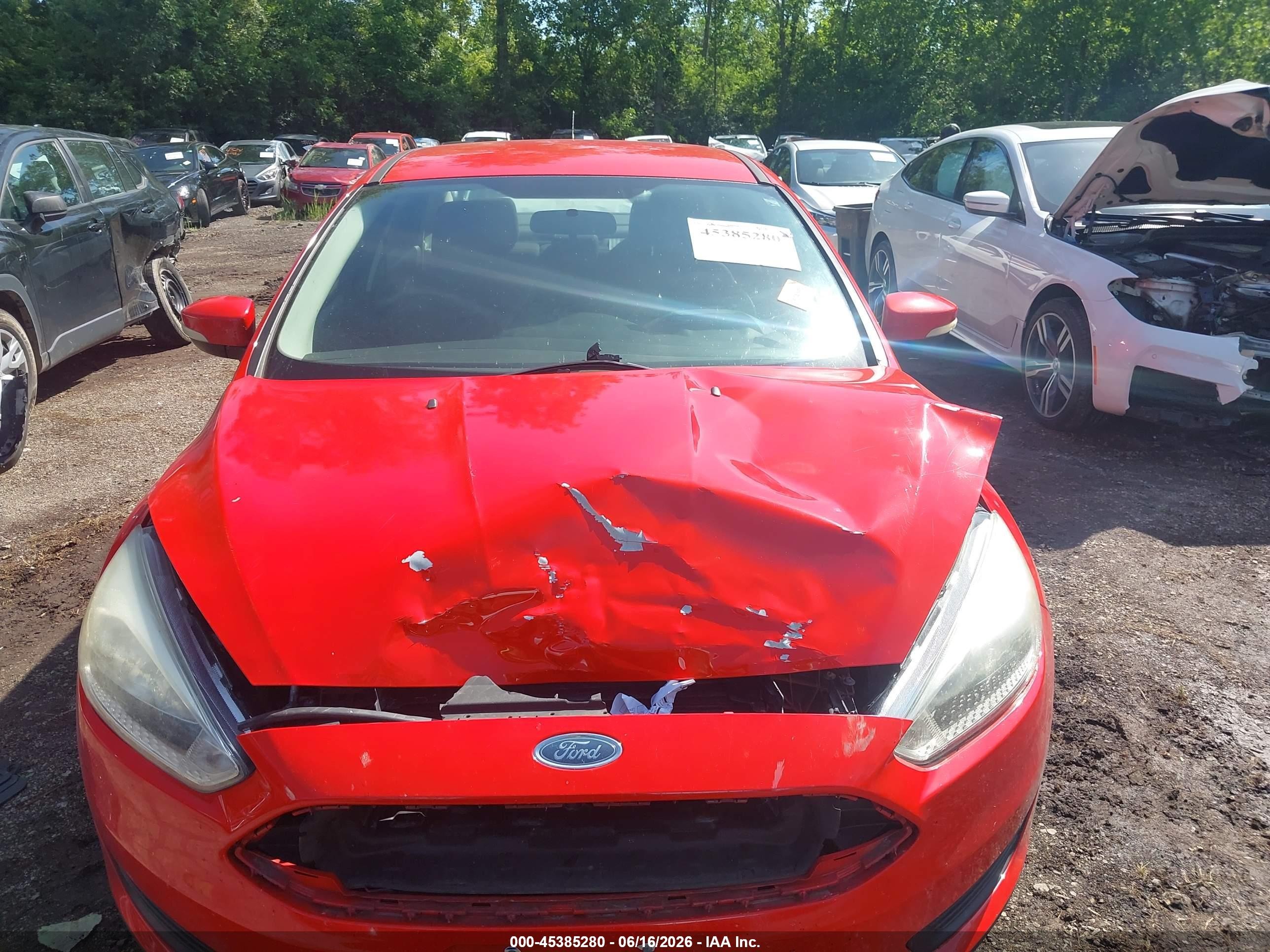 2015 Ford Focus Se Red vin: 1FADP3F26FL217685