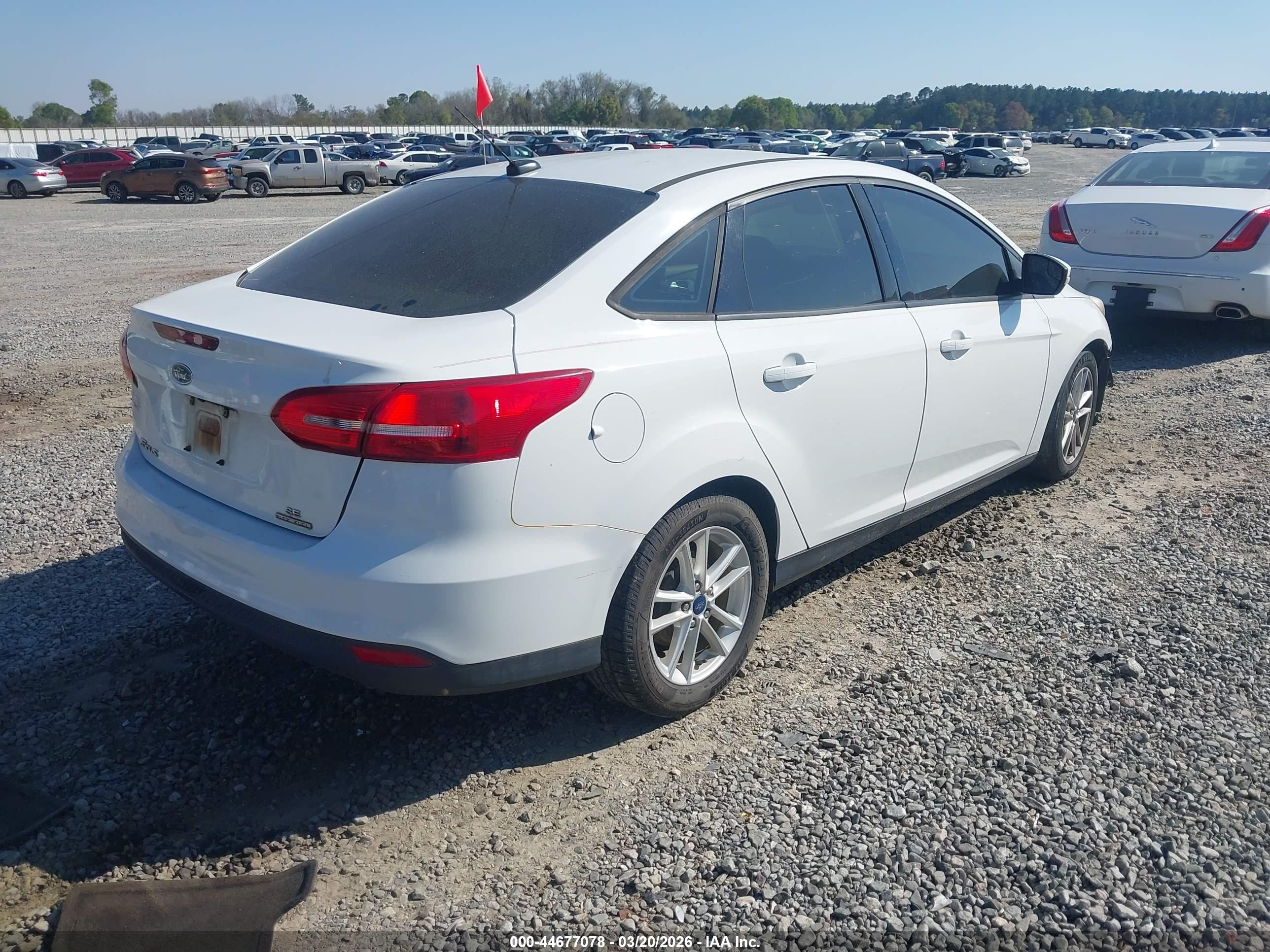 2015 Ford Focus Se White vin: 1FADP3F26FL238262