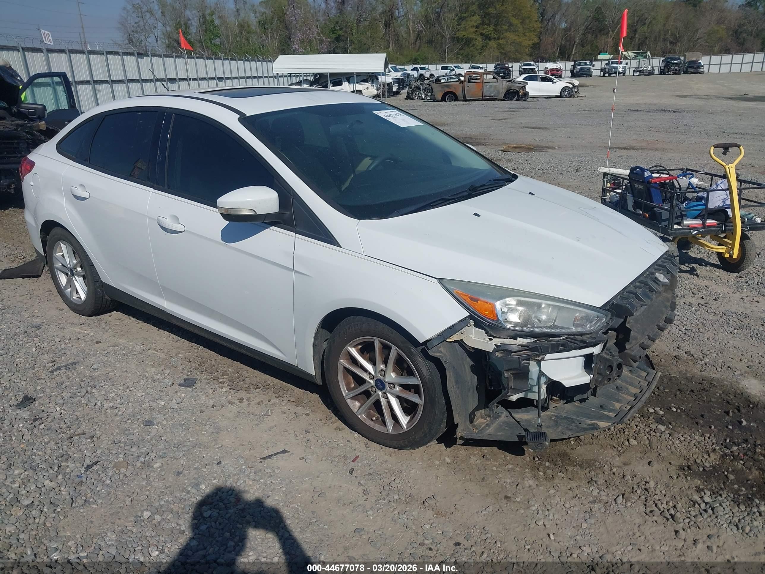 2015 Ford Focus Se White vin: 1FADP3F26FL238262