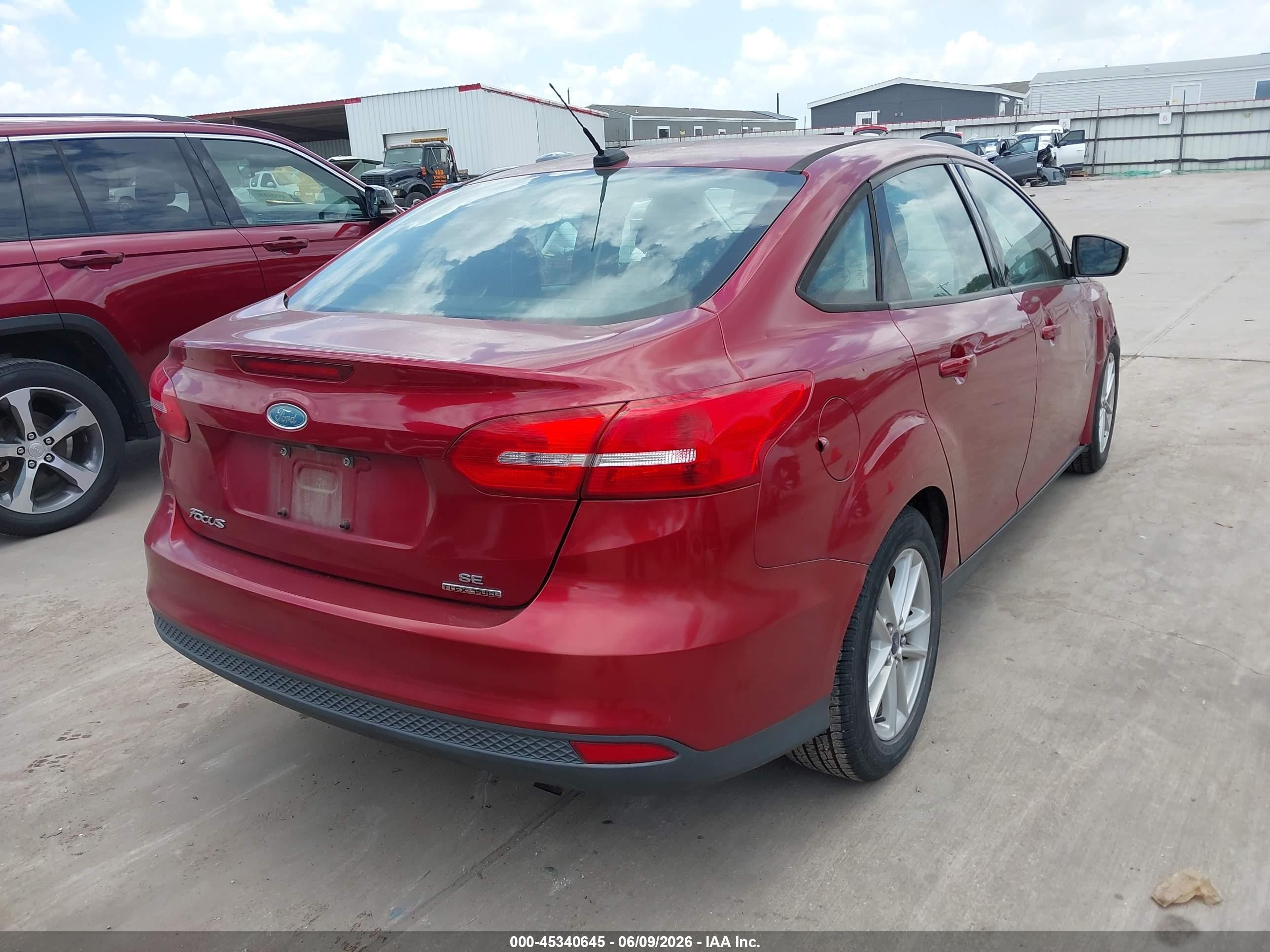 2015 Ford Focus Se Red vin: 1FADP3F26FL248418