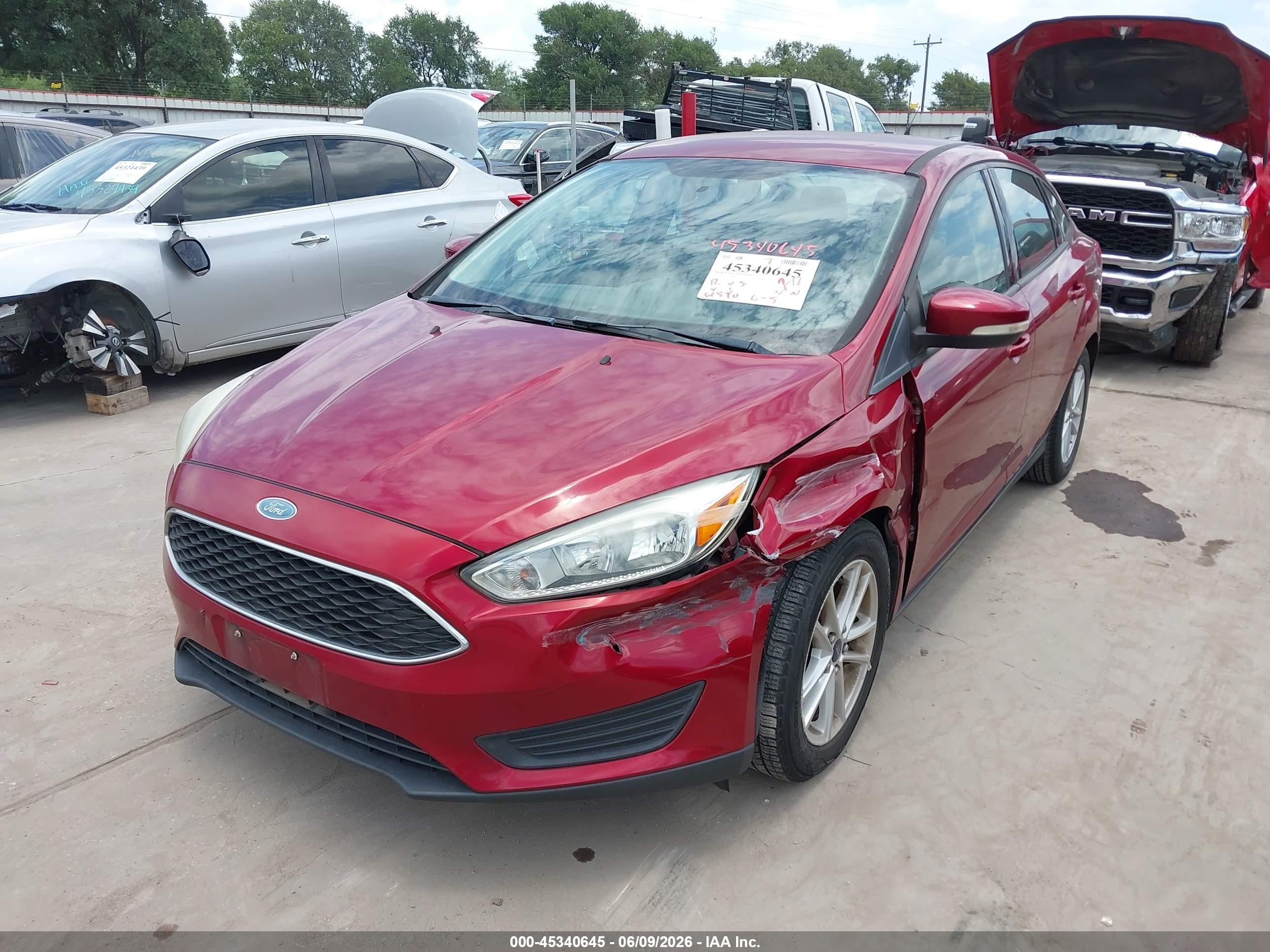 2015 Ford Focus Se Red vin: 1FADP3F26FL248418