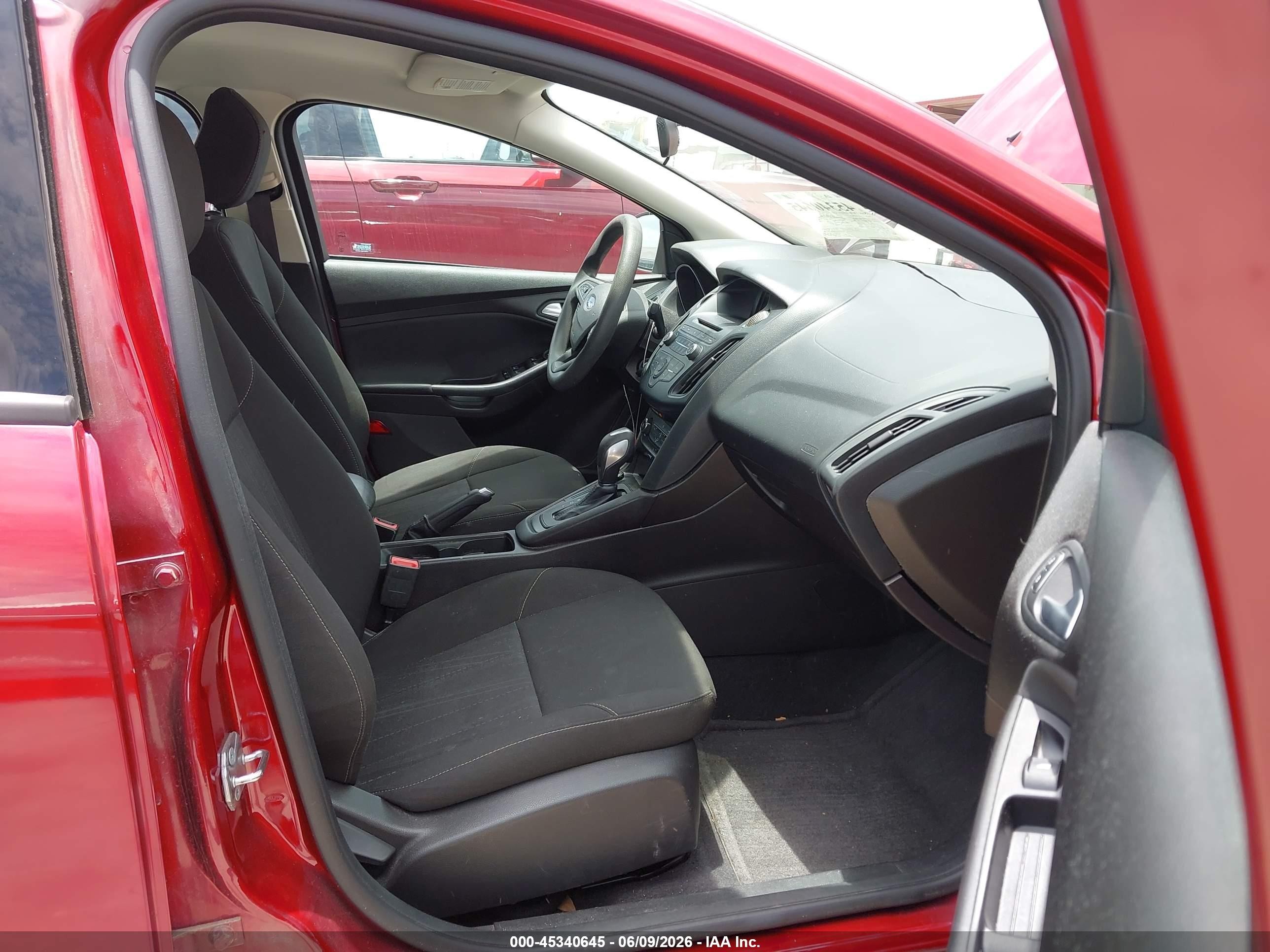2015 Ford Focus Se Red vin: 1FADP3F26FL248418