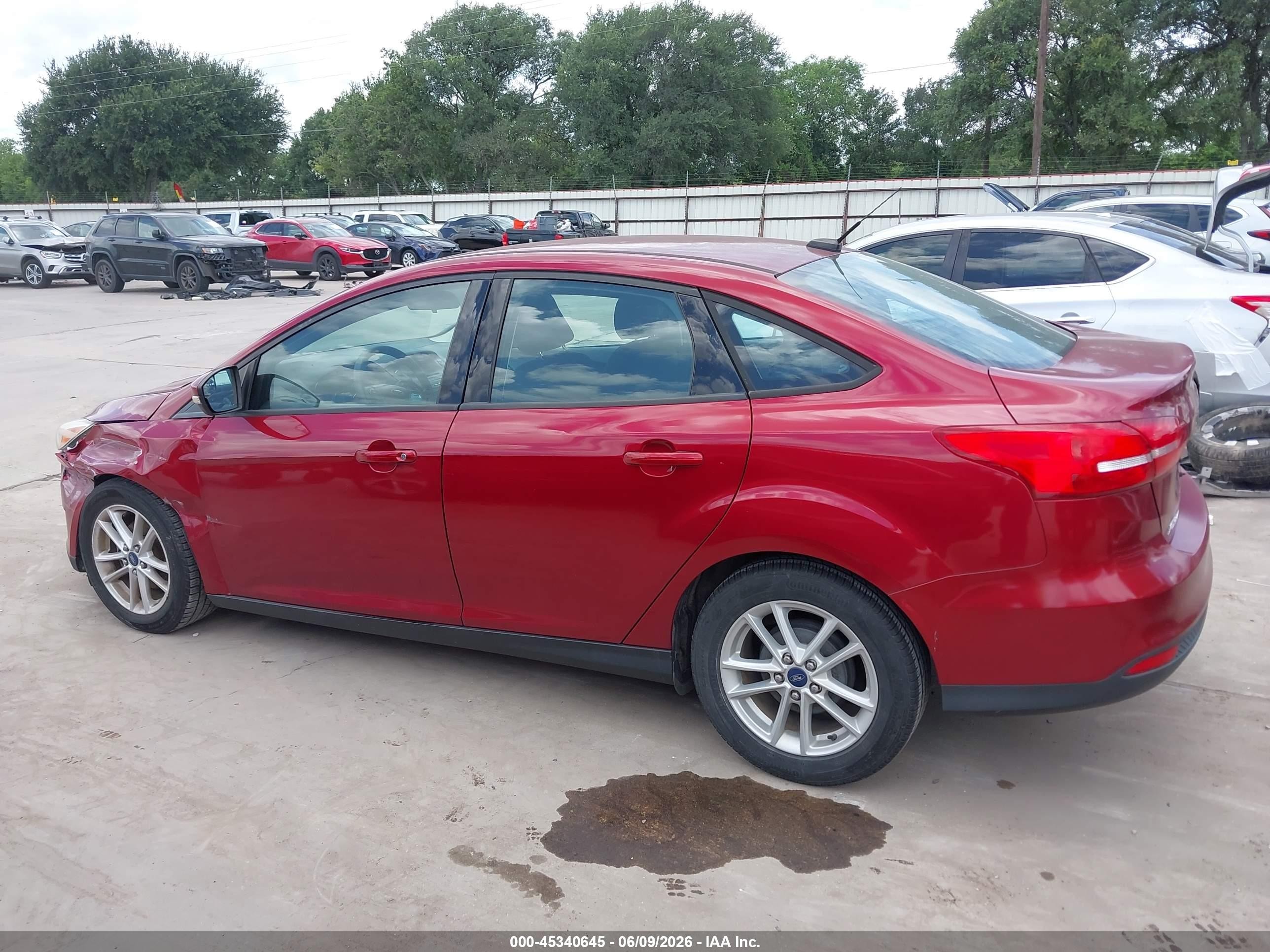 2015 Ford Focus Se Red vin: 1FADP3F26FL248418