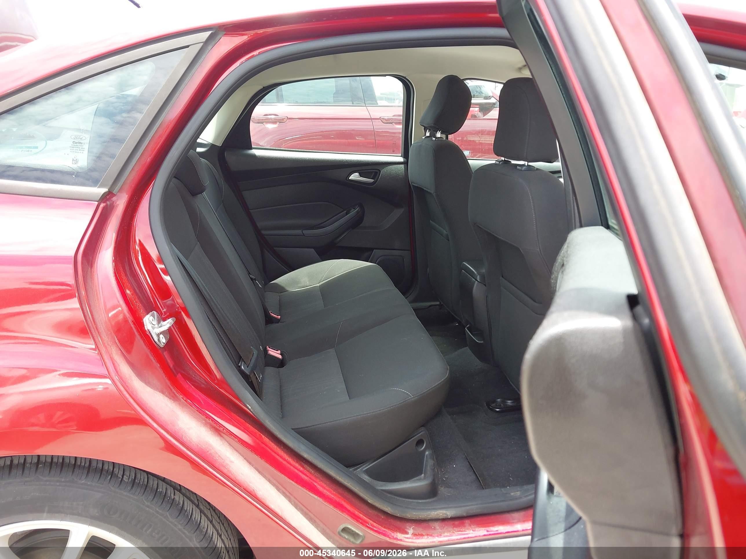 2015 Ford Focus Se Red vin: 1FADP3F26FL248418
