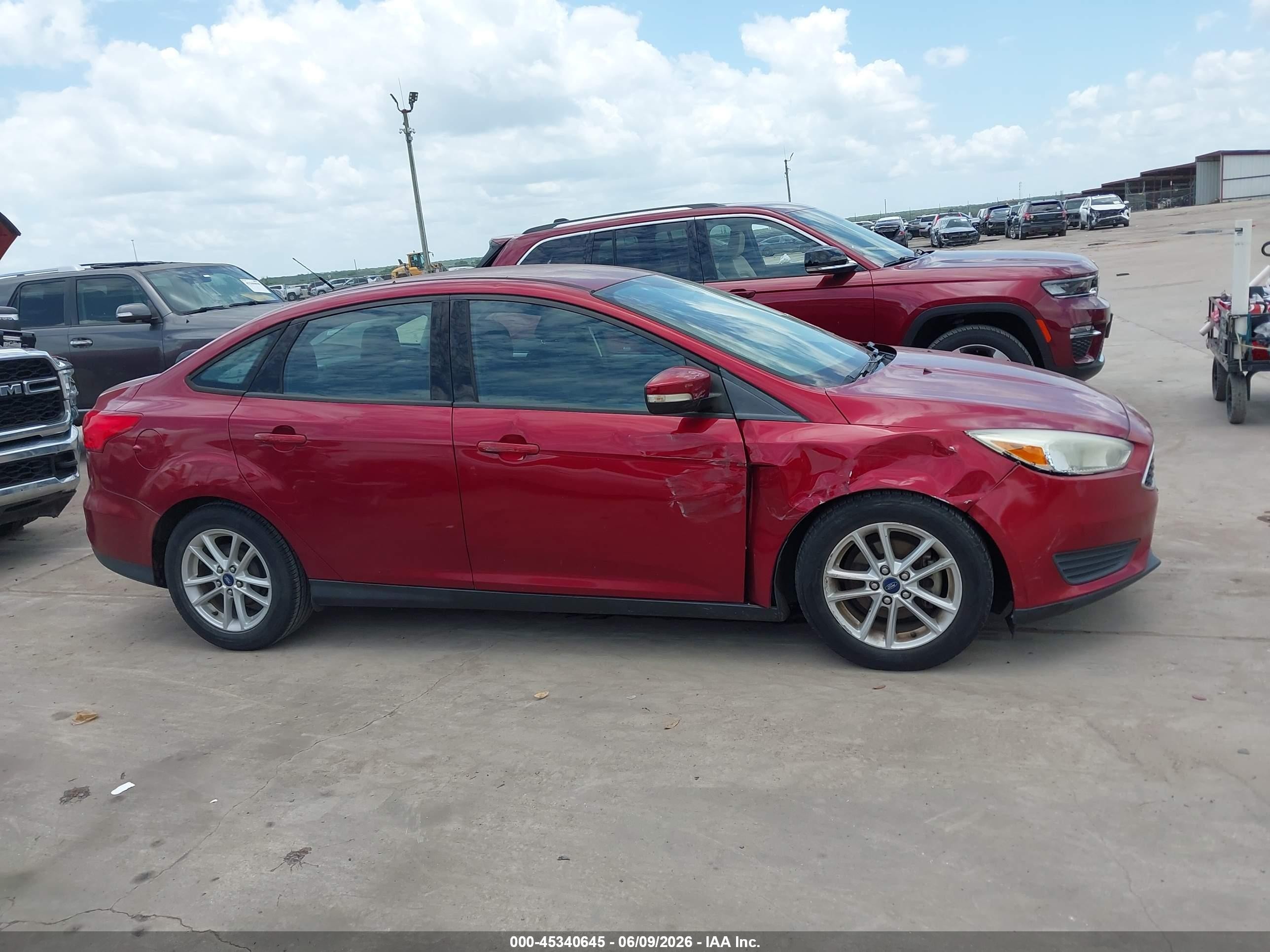 2015 Ford Focus Se Red vin: 1FADP3F26FL248418