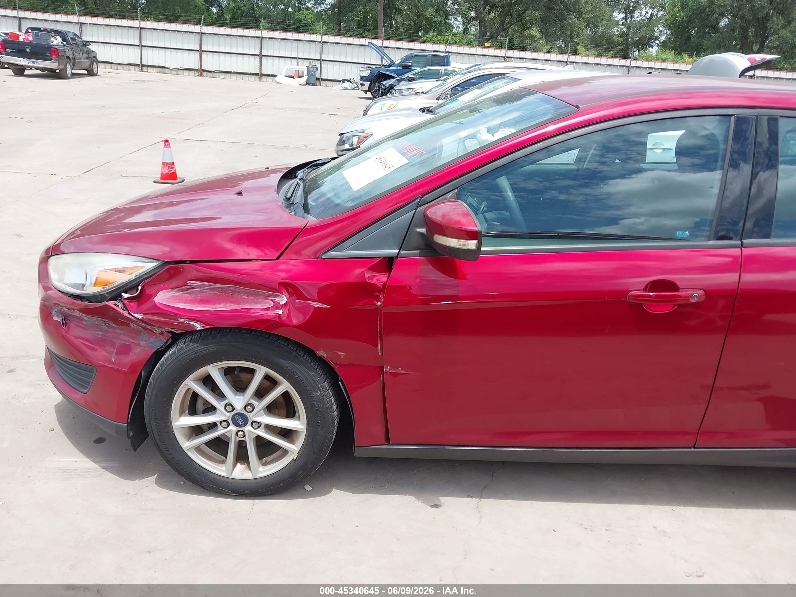 2015 Ford Focus Se Red vin: 1FADP3F26FL248418