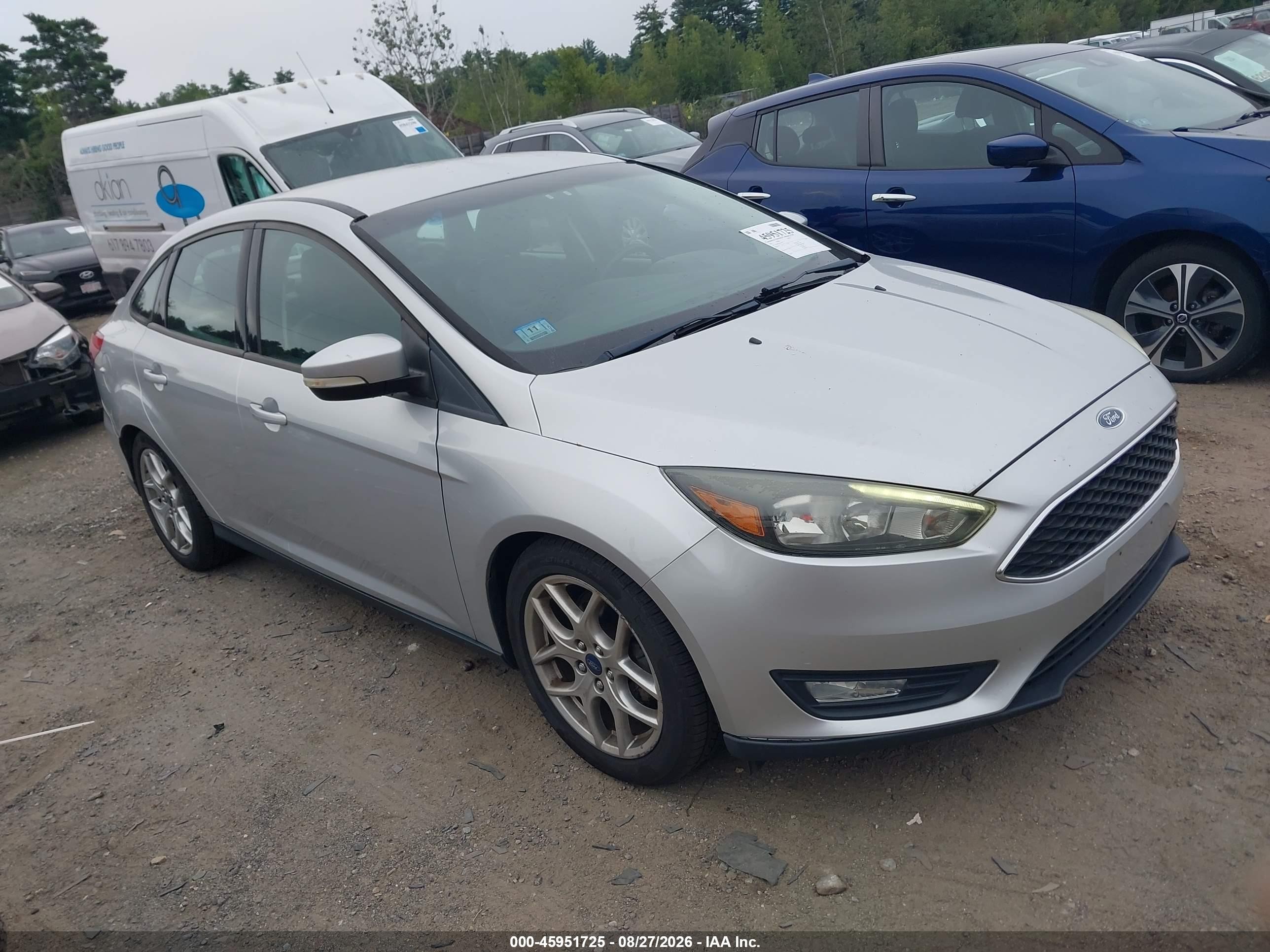 2015 Ford Focus Se Серебряный vin: 1FADP3F26FL251710