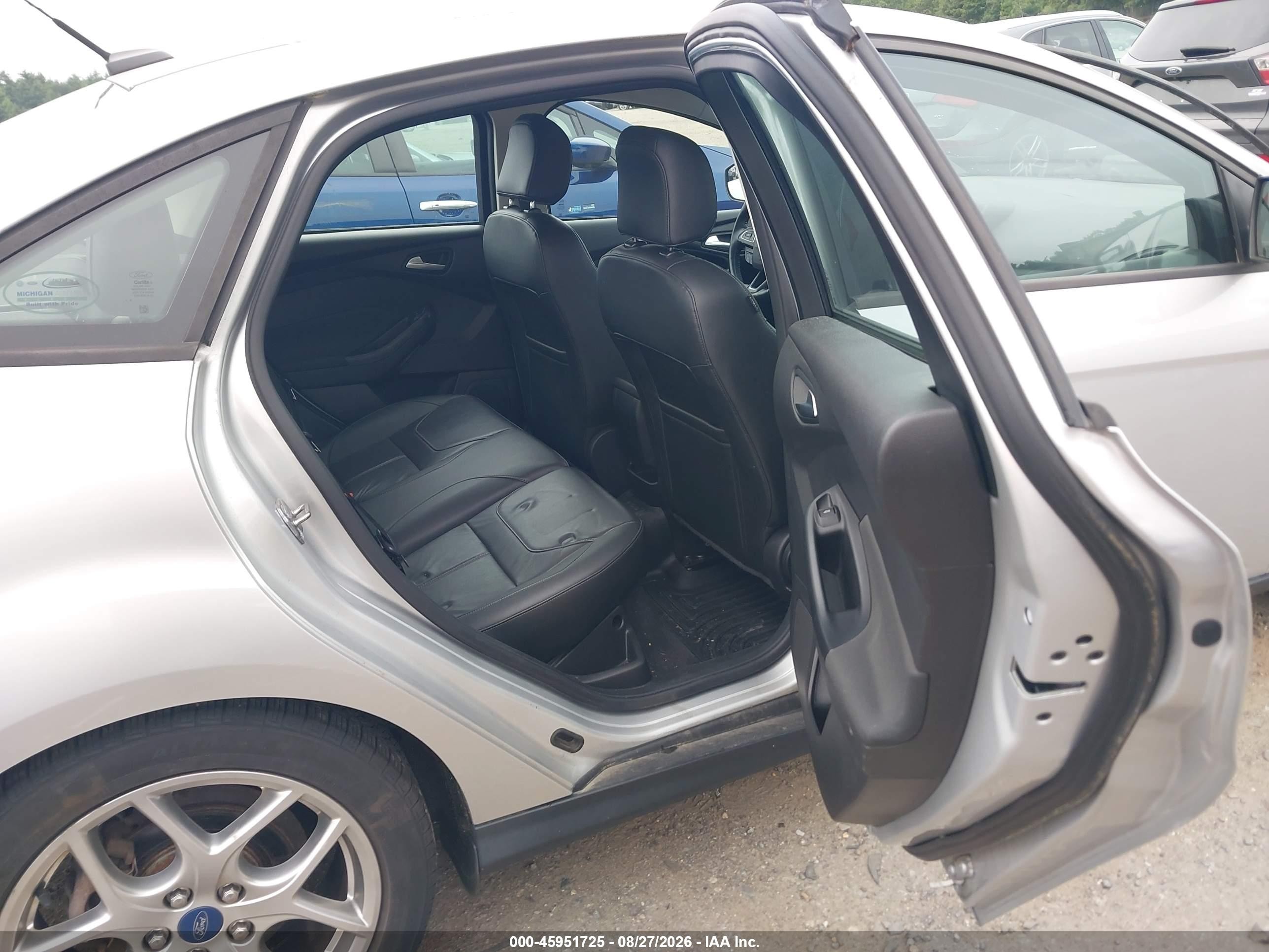 2015 Ford Focus Se Silver vin: 1FADP3F26FL251710