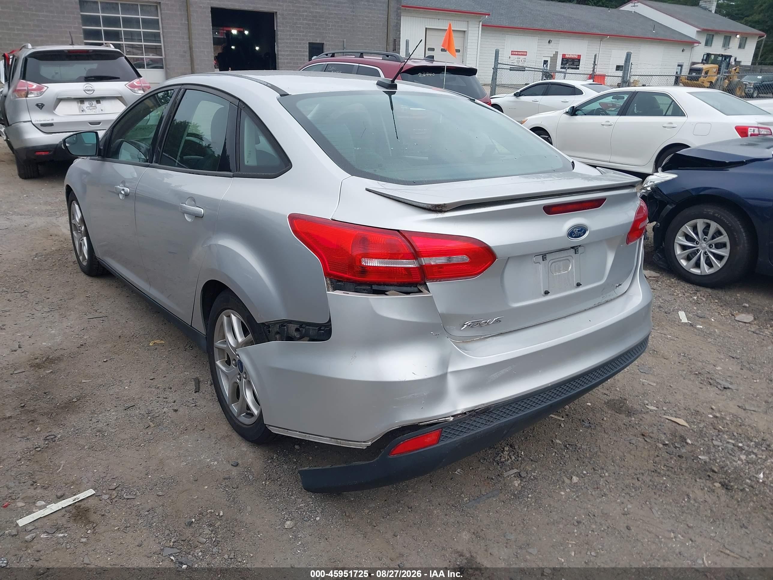 2015 Ford Focus Se Silver vin: 1FADP3F26FL251710