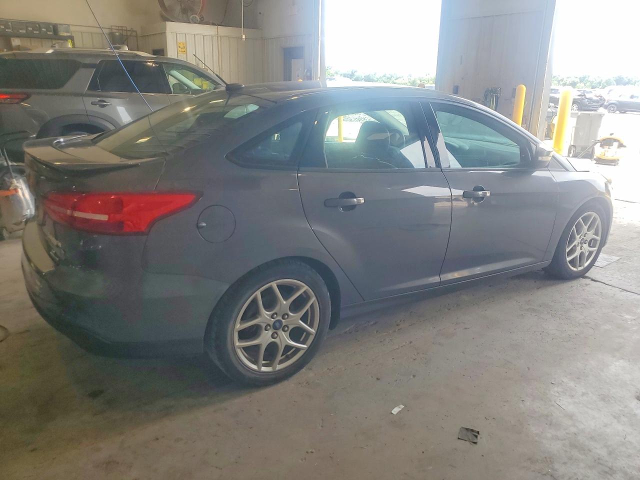 2015 Ford Focus Se Gray vin: 1FADP3F26FL275084