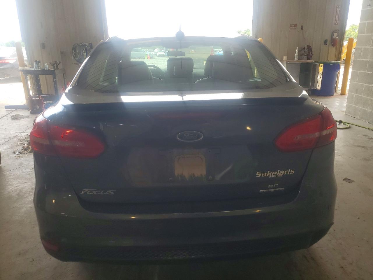 2015 Ford Focus Se Gray vin: 1FADP3F26FL275084