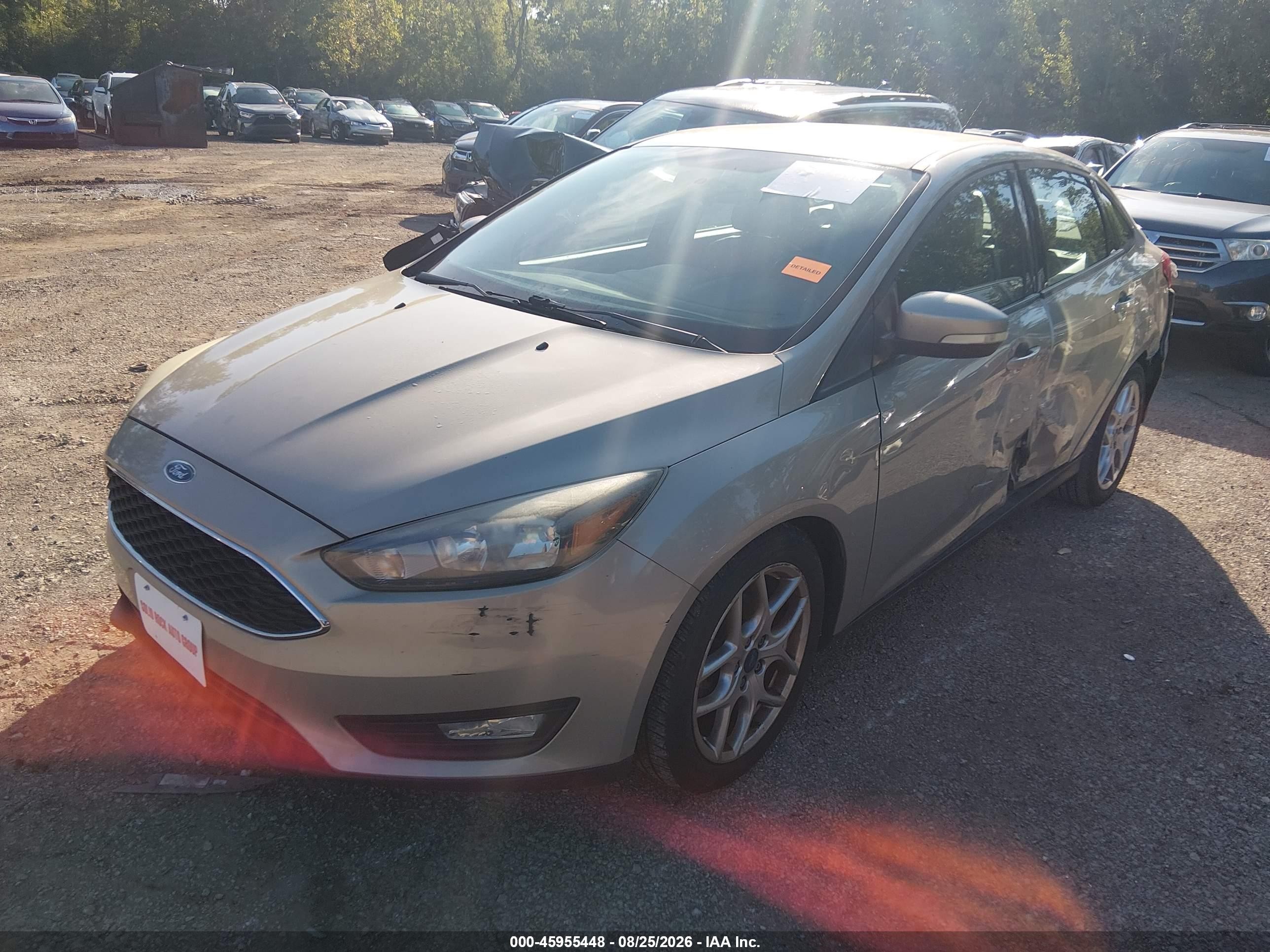 2015 Ford Focus Se Желто-коричневый vin: 1FADP3F26FL286750