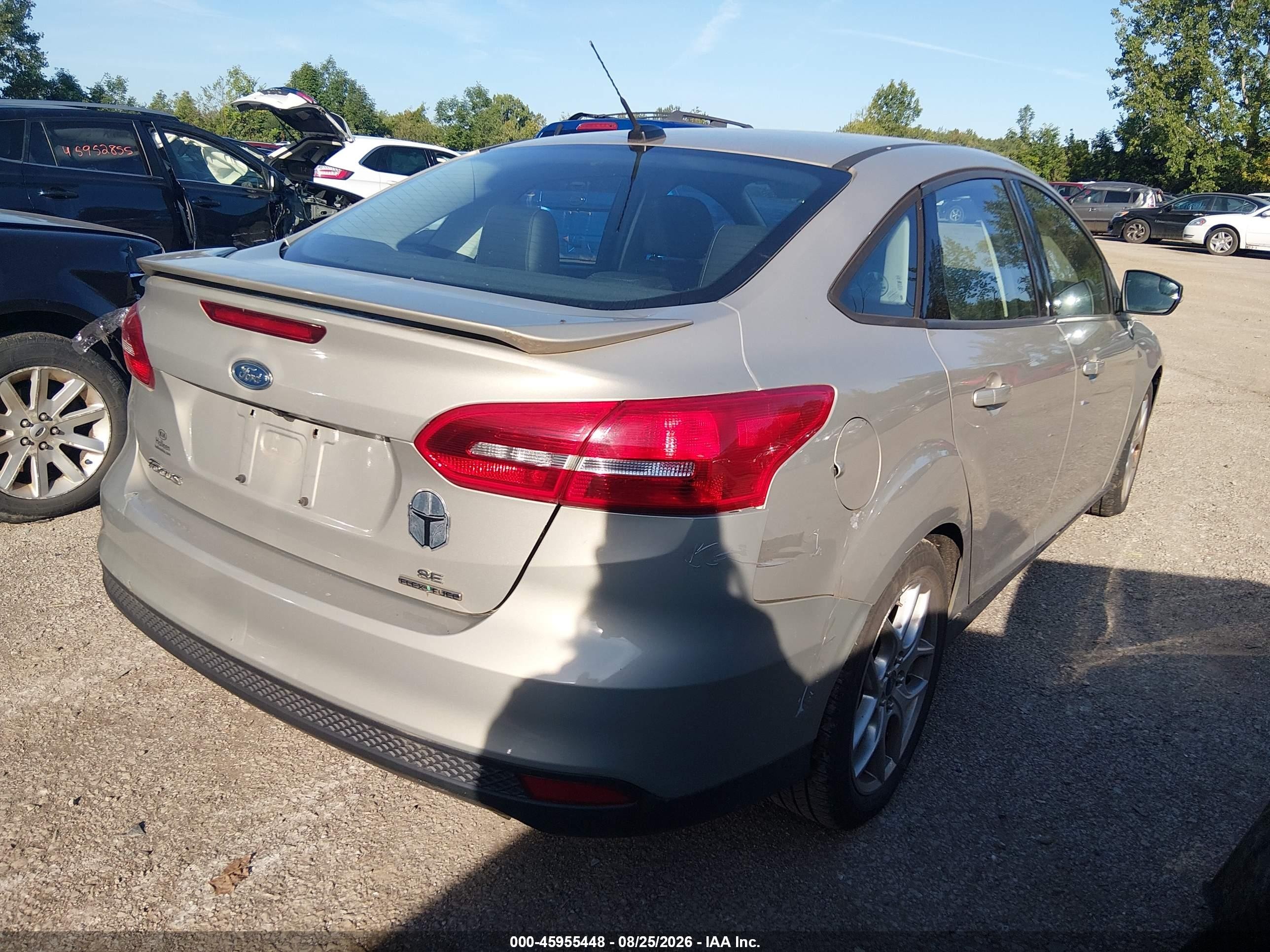2015 Ford Focus Se Желто-коричневый vin: 1FADP3F26FL286750
