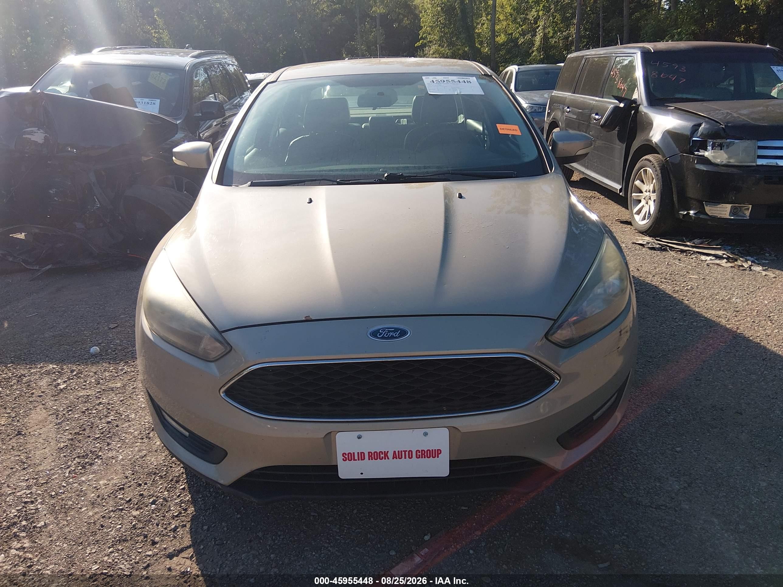 2015 Ford Focus Se Желто-коричневый vin: 1FADP3F26FL286750