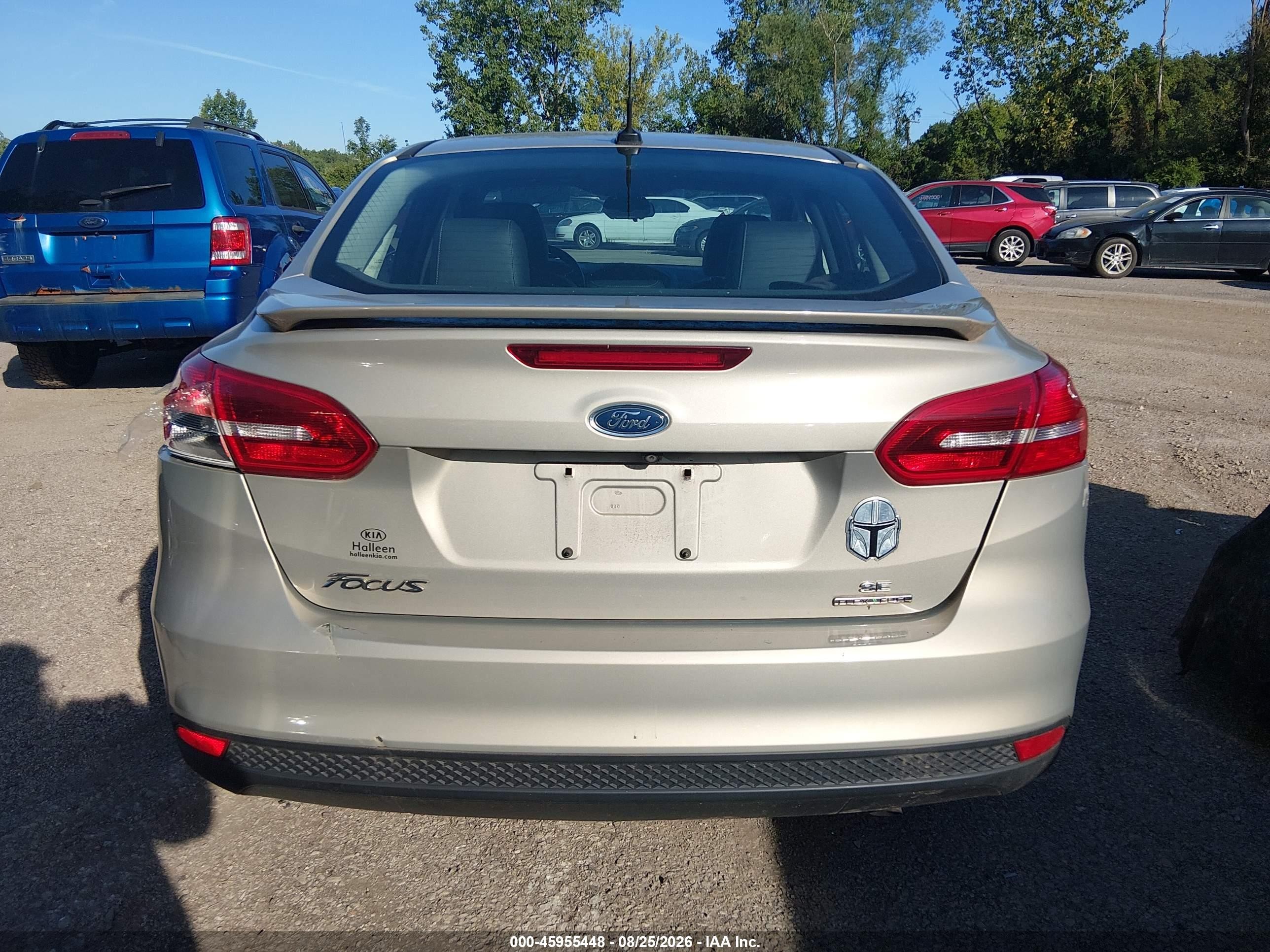 2015 Ford Focus Se Желто-коричневый vin: 1FADP3F26FL286750