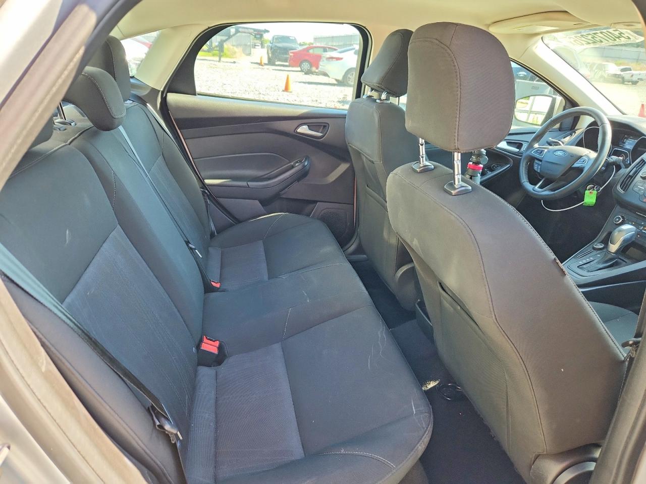 2015 Ford Focus Se Silver vin: 1FADP3F26FL291690