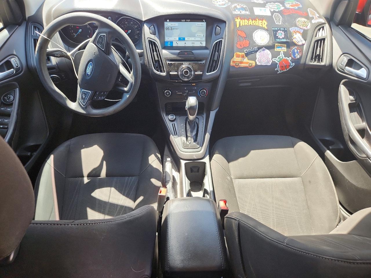 2015 Ford Focus Se Red vin: 1FADP3F26FL294511