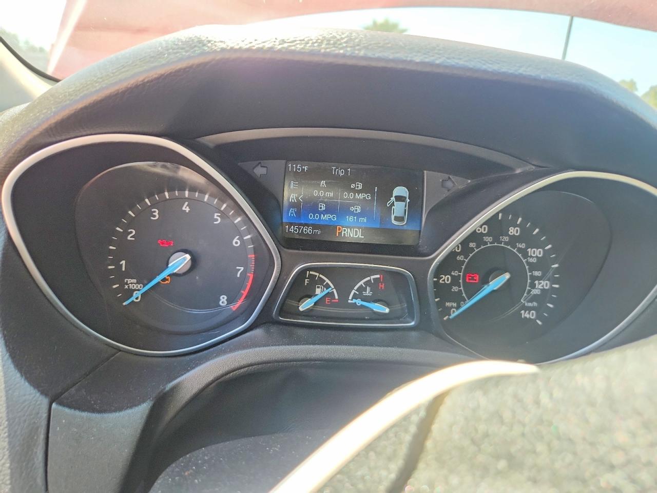 2015 Ford Focus Se Red vin: 1FADP3F26FL294511
