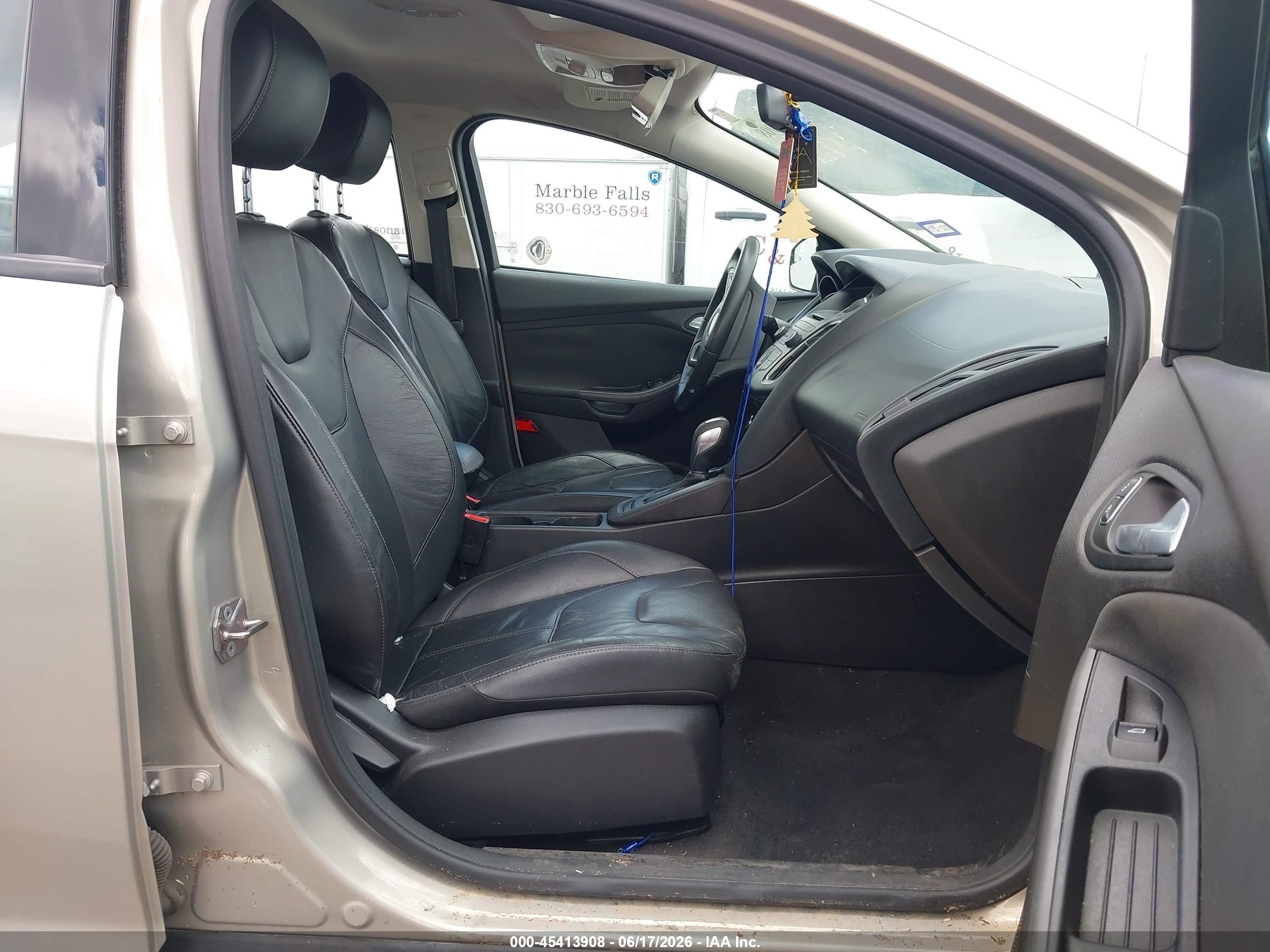 2015 Ford Focus Se Tan vin: 1FADP3F26FL296453
