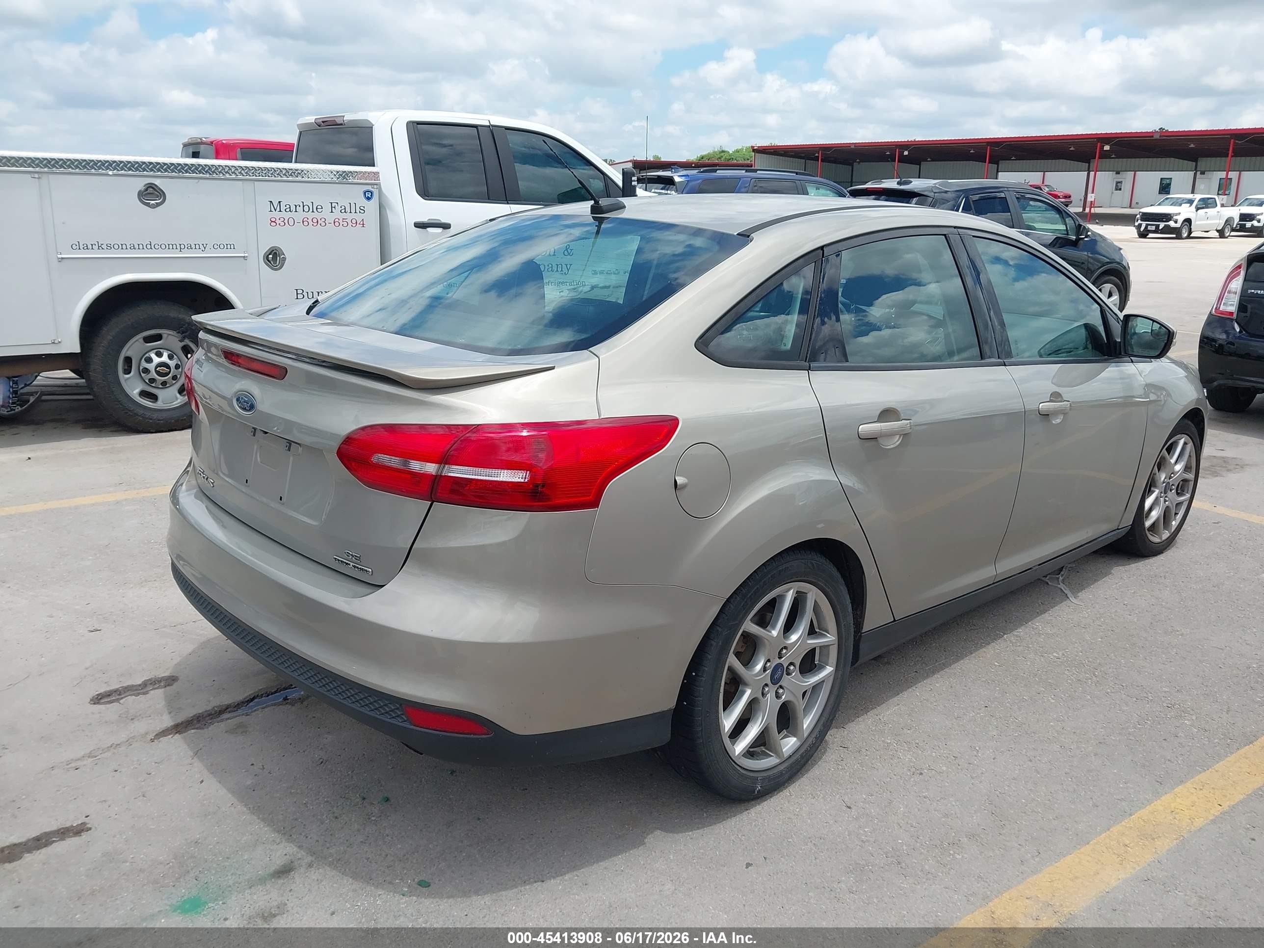 2015 Ford Focus Se Tan vin: 1FADP3F26FL296453